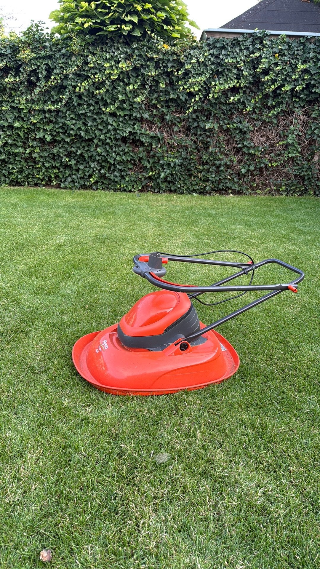 Flymo Turbo 400 Grasmaaier – Uitstekende staat, Zweefmaaier, Ophalen, Zo goed als nieuw, 50 cm of meer