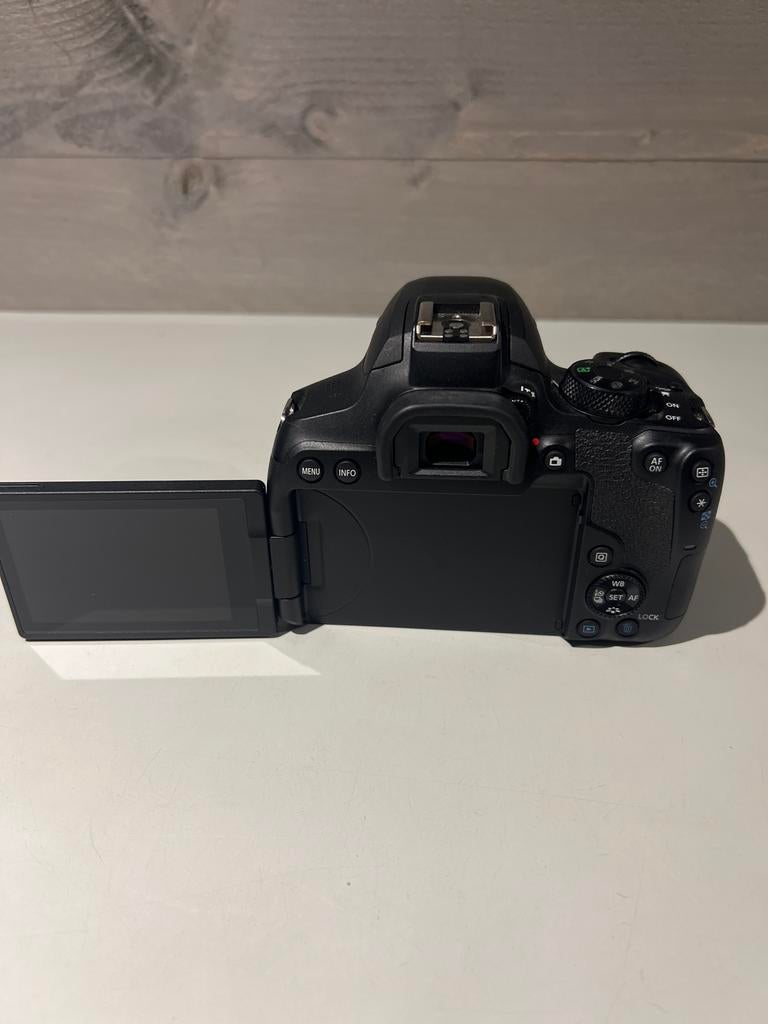Canon EOS 850D spiegelreflexcamera - Zo goed als nieuw, Ophalen of Verzenden, N, N, N