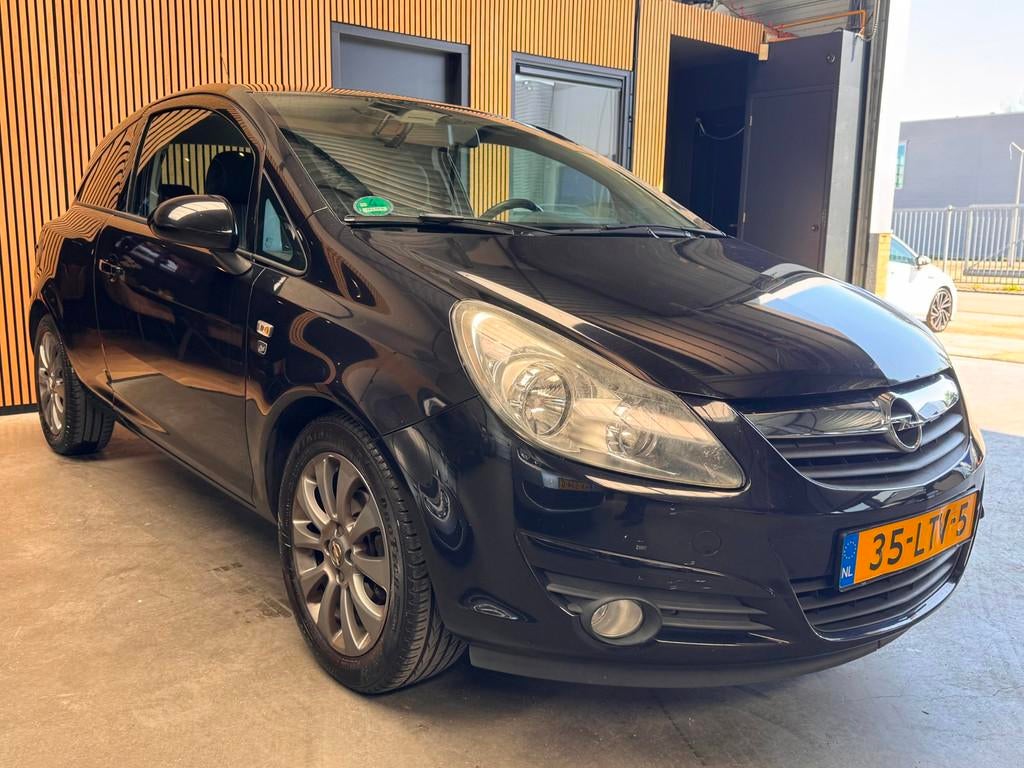 Opel Corsa 1.2-16V '111' Edition Automaat Airco|Cruise|NW AP, Euro 5, 750 kg, 1229 cc, Zwart