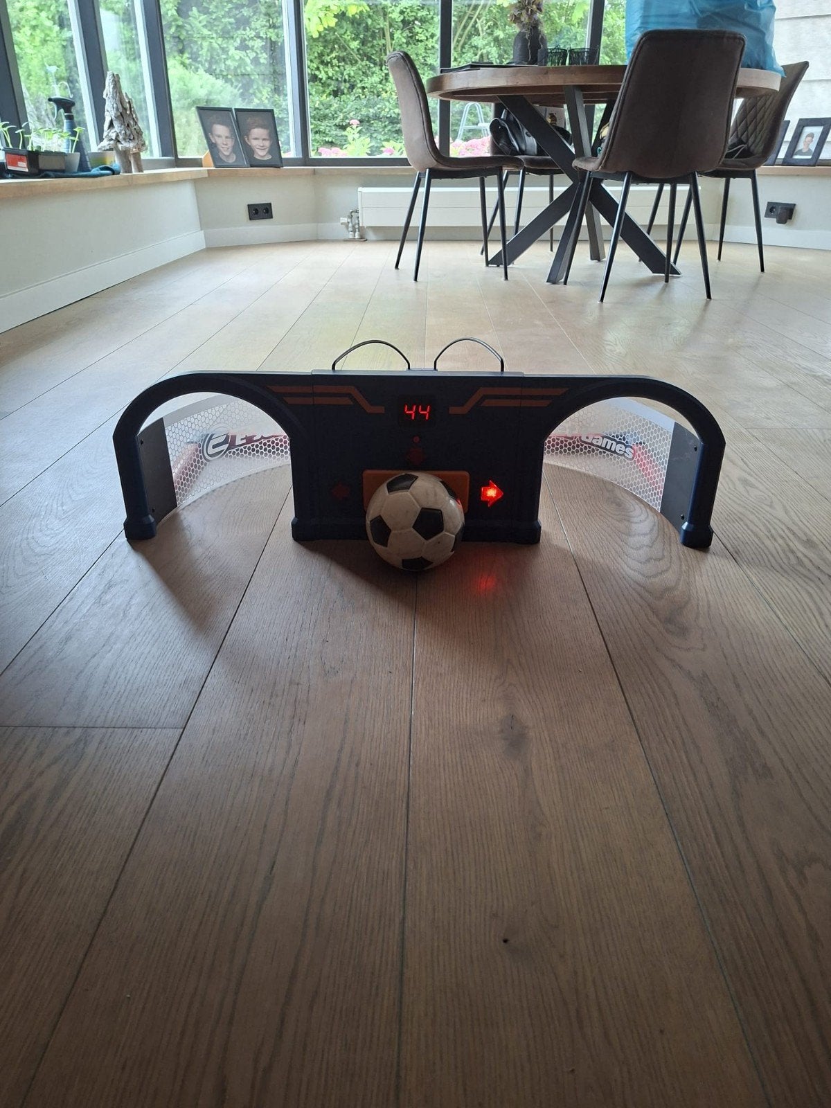 E-jet voetbalspel, Ophalen, Jongen of Meisje