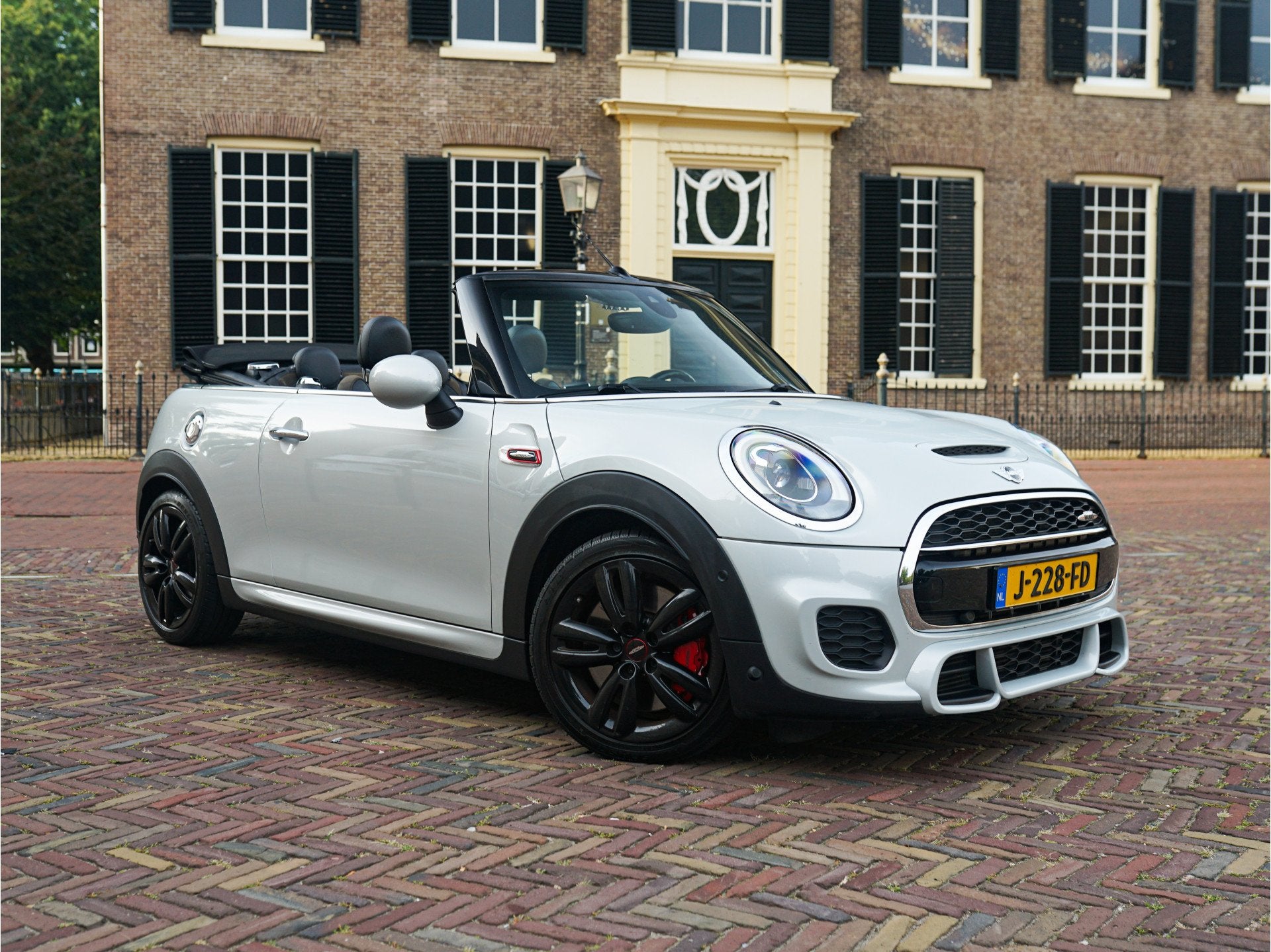 MINI Cabrio 2.0 John Cooper Works Chili Aut. l ACC l Leder l, Auto's, 1998 cc, Gebruikt, 4 cilinders, Cabriolet