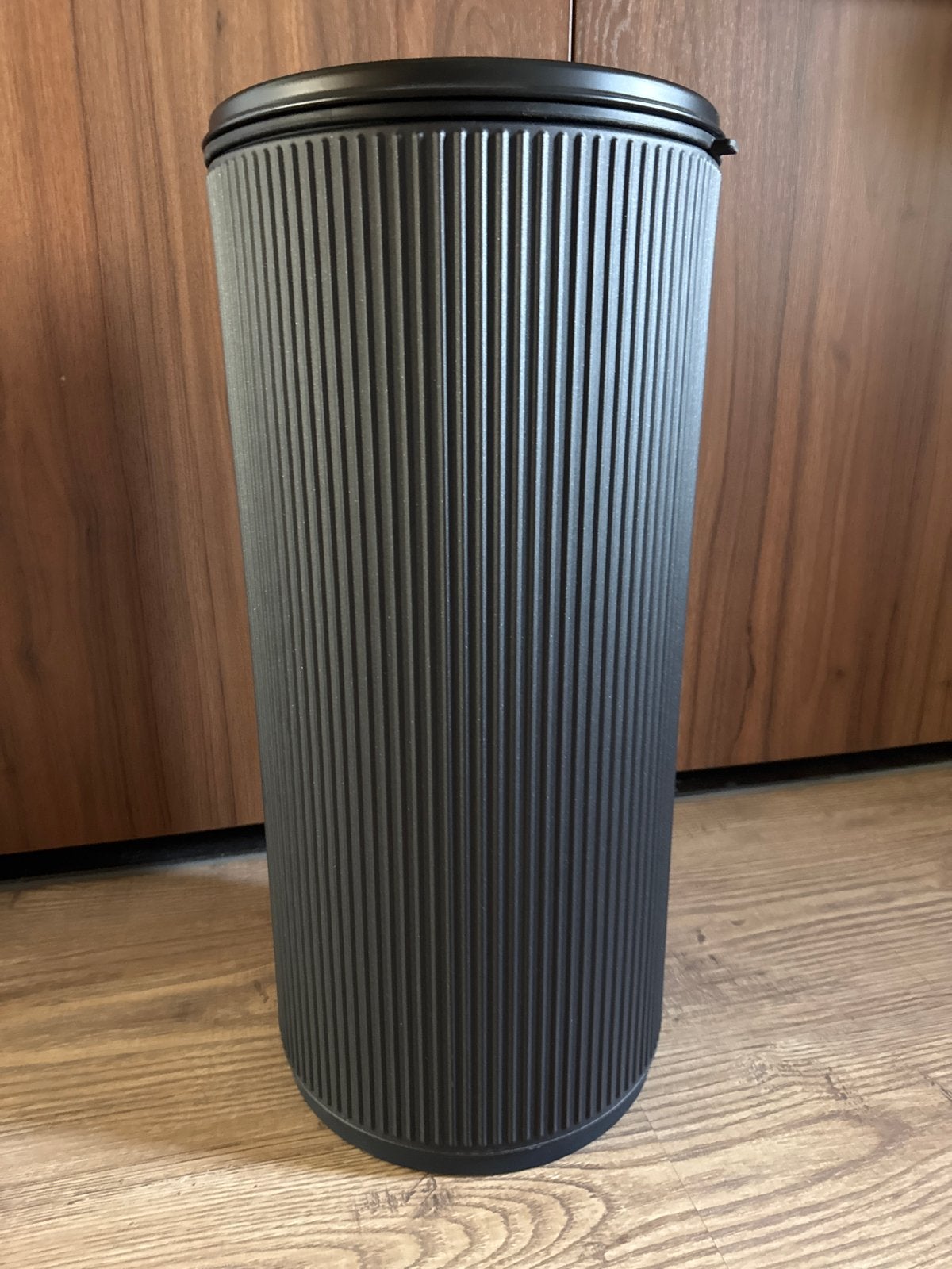 Vipp18 Open Top Bin - Zwarte Prullenbak, Huis en Inrichting, 50 – 75, Nieuw, Ophalen of Verzenden, Metaal