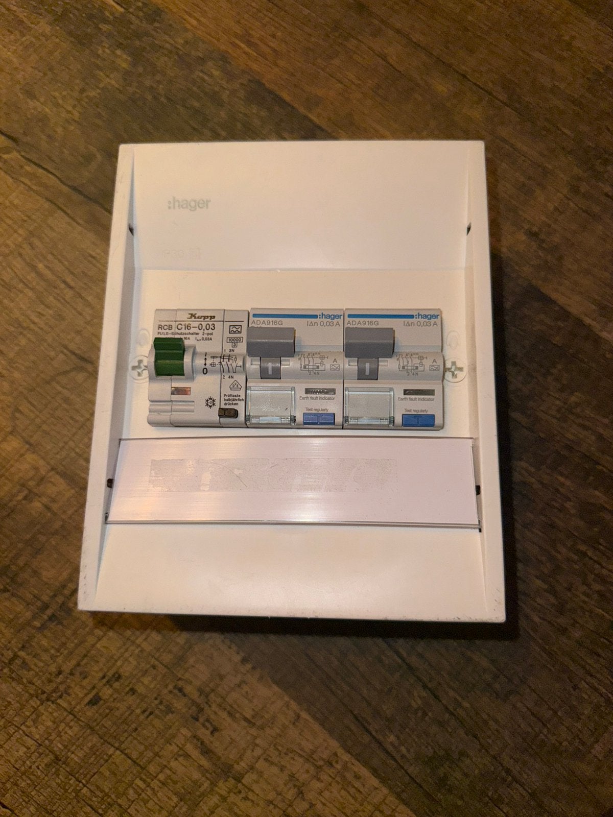 2x Hager B16 aardlekautomaat, Ophalen, Zo goed als nieuw, Overige typen