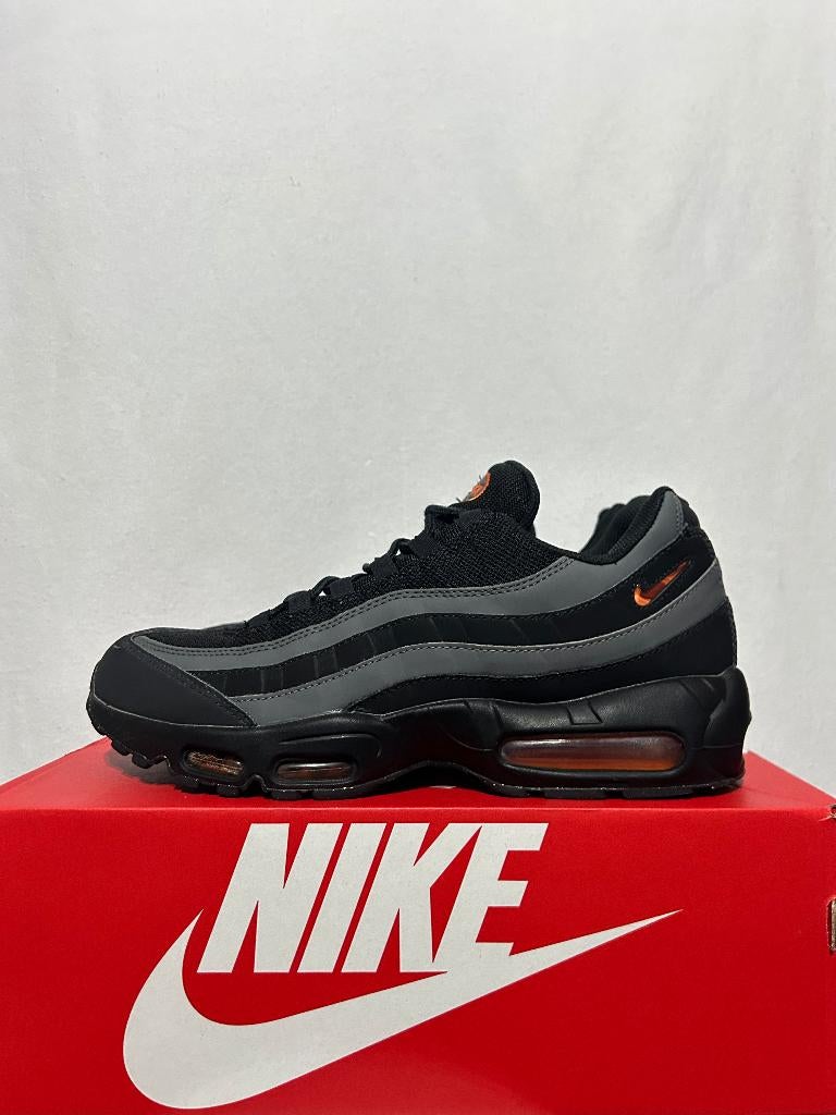 Maat 45,5 - Nike Air Max 95 Grey Orange Black, Kleding | Heren, Schoenen, Zo goed als nieuw, Sneakers of Gympen, Zwart, Verzenden