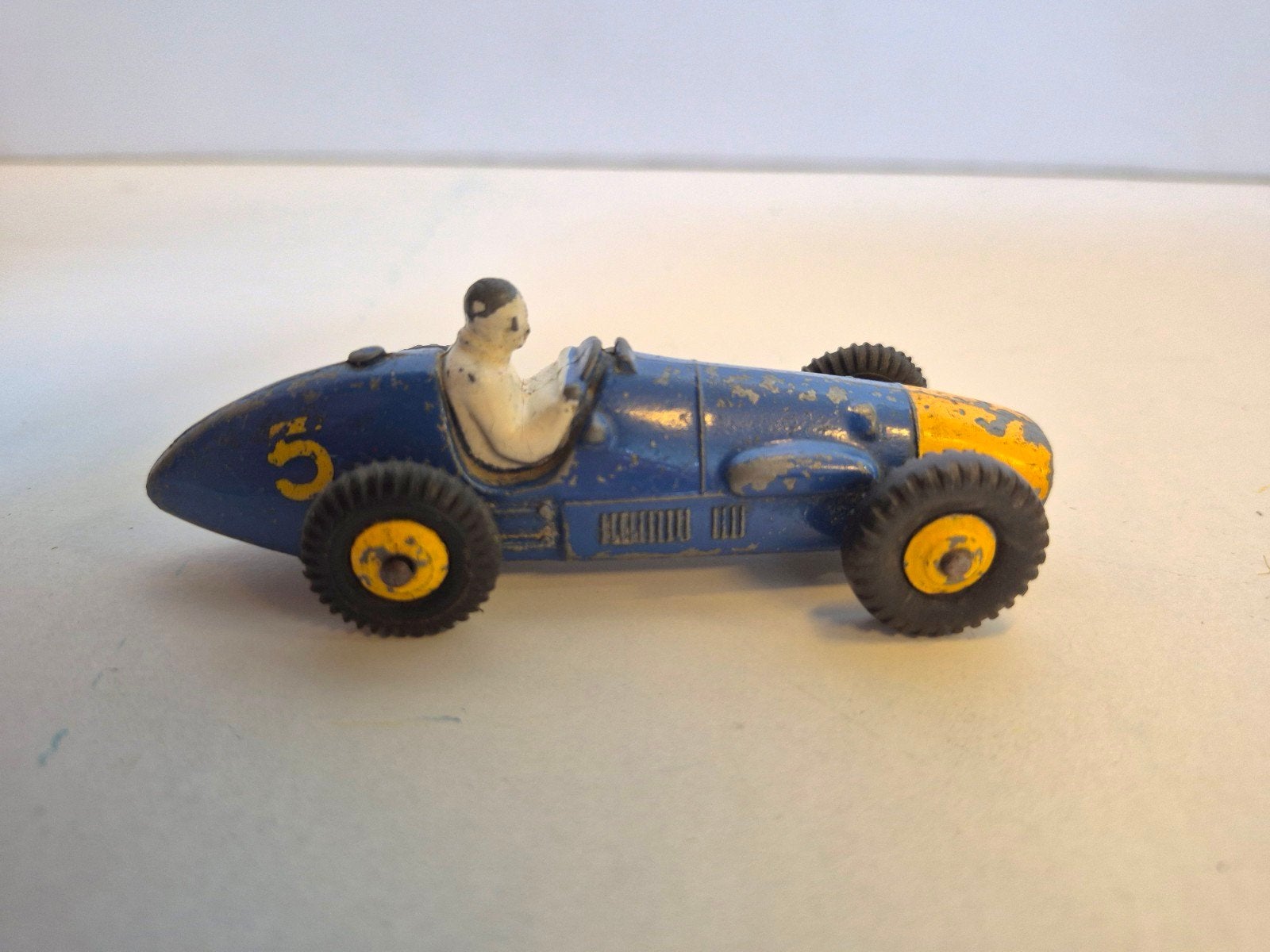 Oude raceauto Ferrari - Dinky Toys, Ophalen, Gebruikt, Auto, Dinky Toys