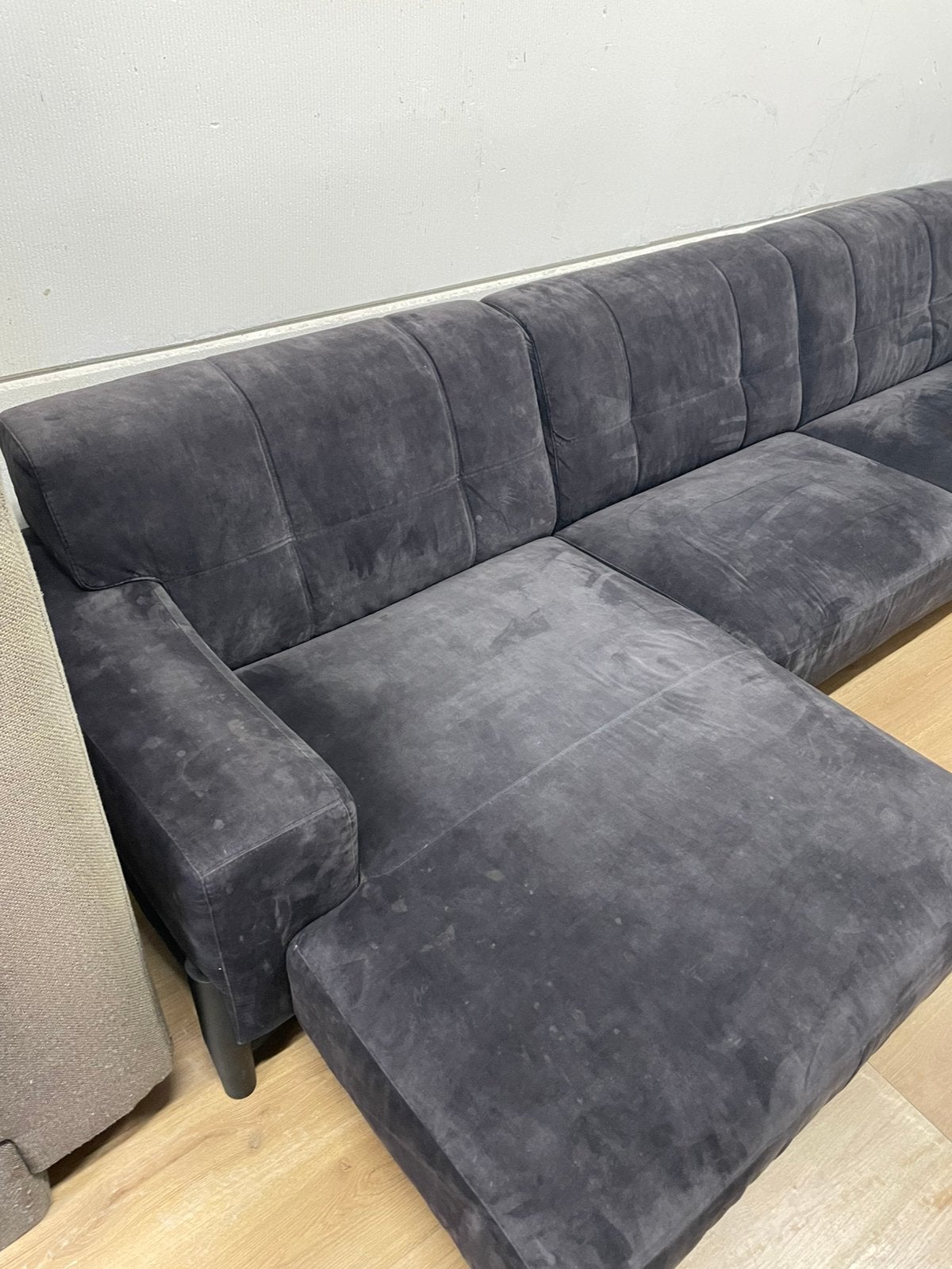 Mooie luxe suede velvet velours zwarte hoekbank - GEREINIGD!, Ophalen, Luxe, Hoekbank, 300 cm of meer