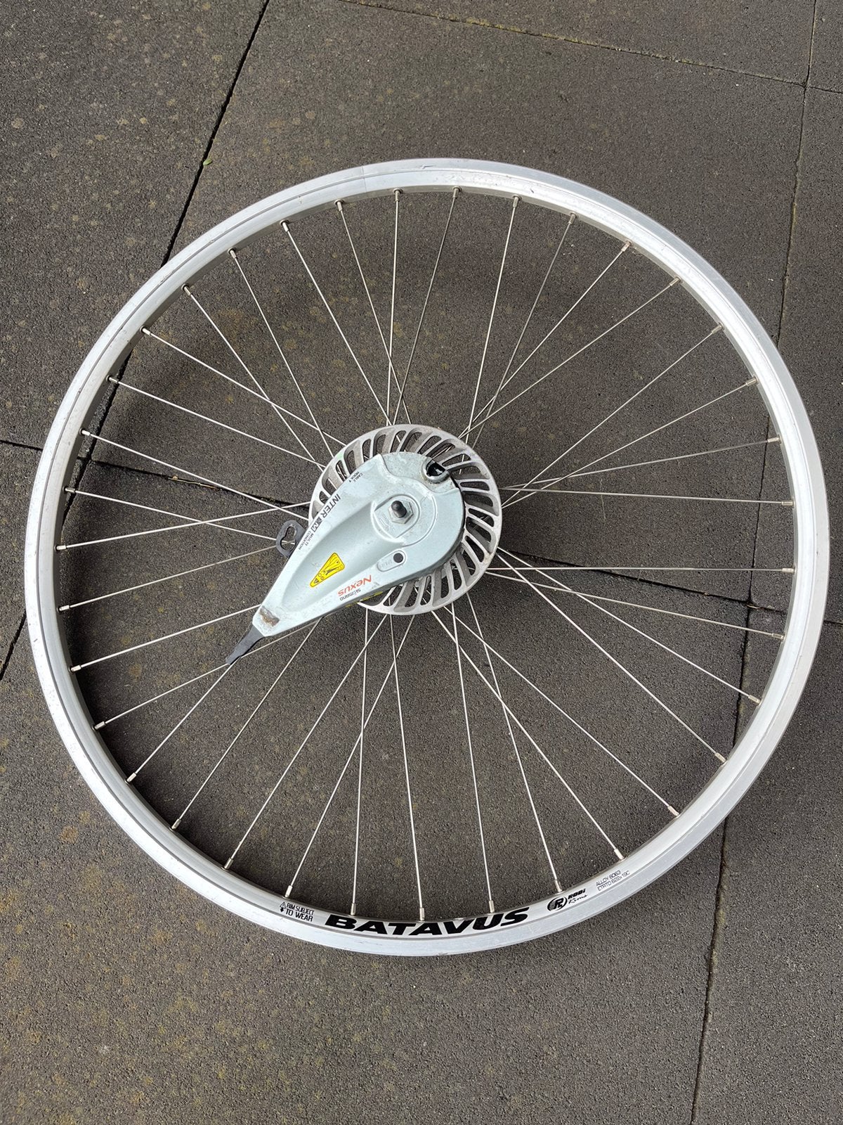 28 inch voorwiel met rollerbrakes en naafdynamo, Fietsen en Brommers, Fietsonderdelen, Gebruikt, Aluminium, Stadsfiets, Ophalen