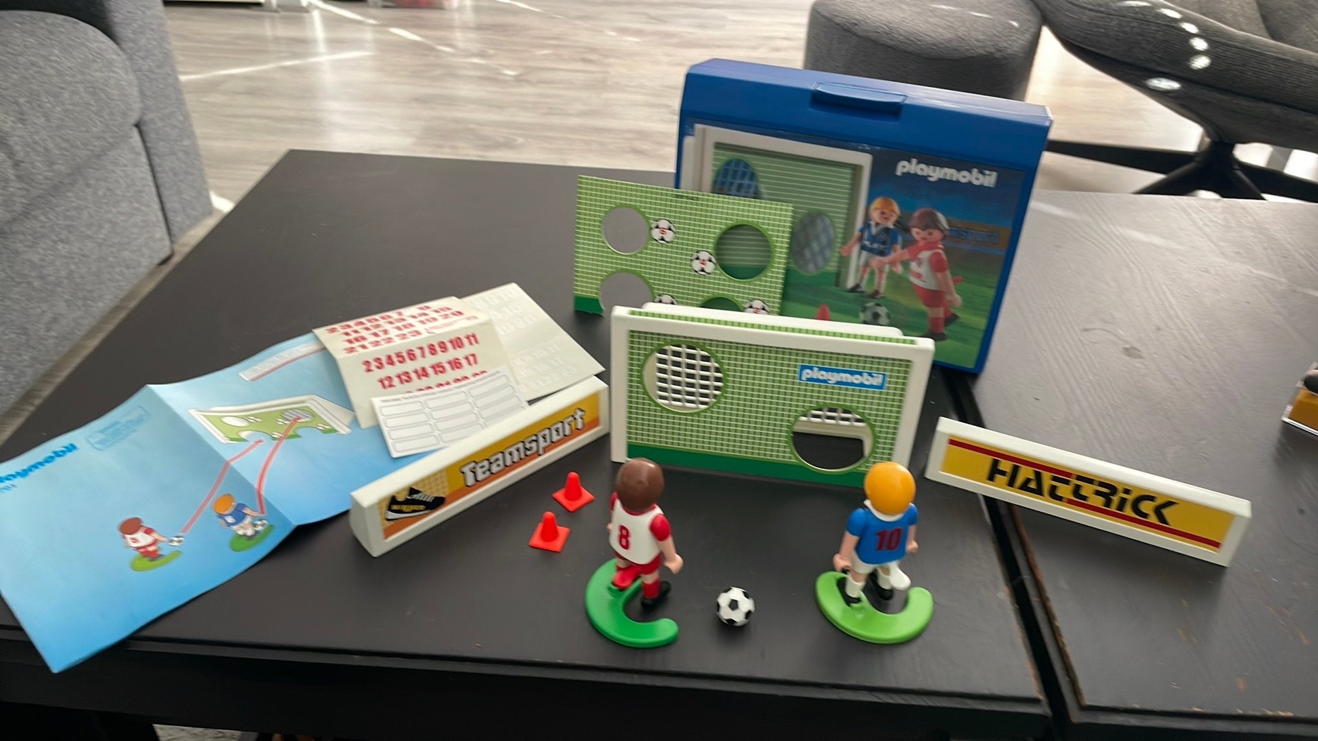 2x Playmobil Compleet - 4701 Voetbal Hattrick + 4348 Cavia's, Ophalen of Verzenden, Zo goed als nieuw