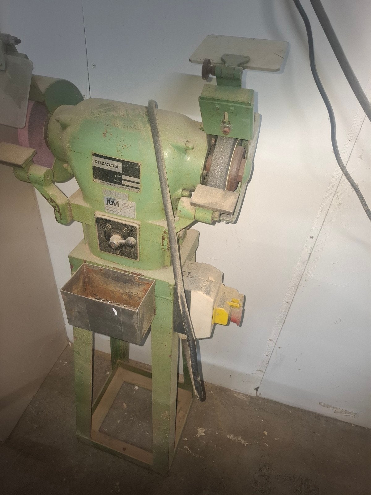 Slijpsteen - Doet zijn werk goed, Ophalen of Verzenden, Gebruikt, Werkbankslijpmachine