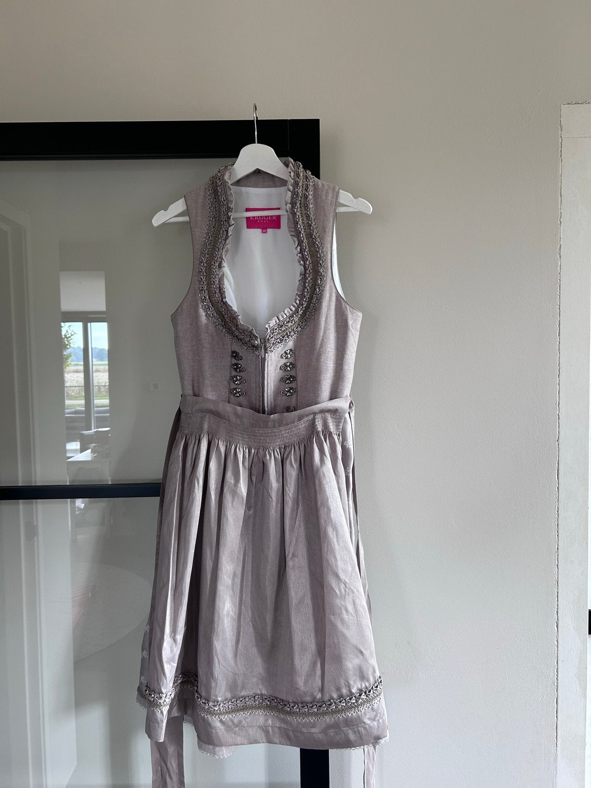 Kruger Dirndl Maat 38 - Elegante Traditionele Jurk, Kleding | Dames, Ophalen of Verzenden, Zo goed als nieuw, Maat 38/40 (M), Grijs