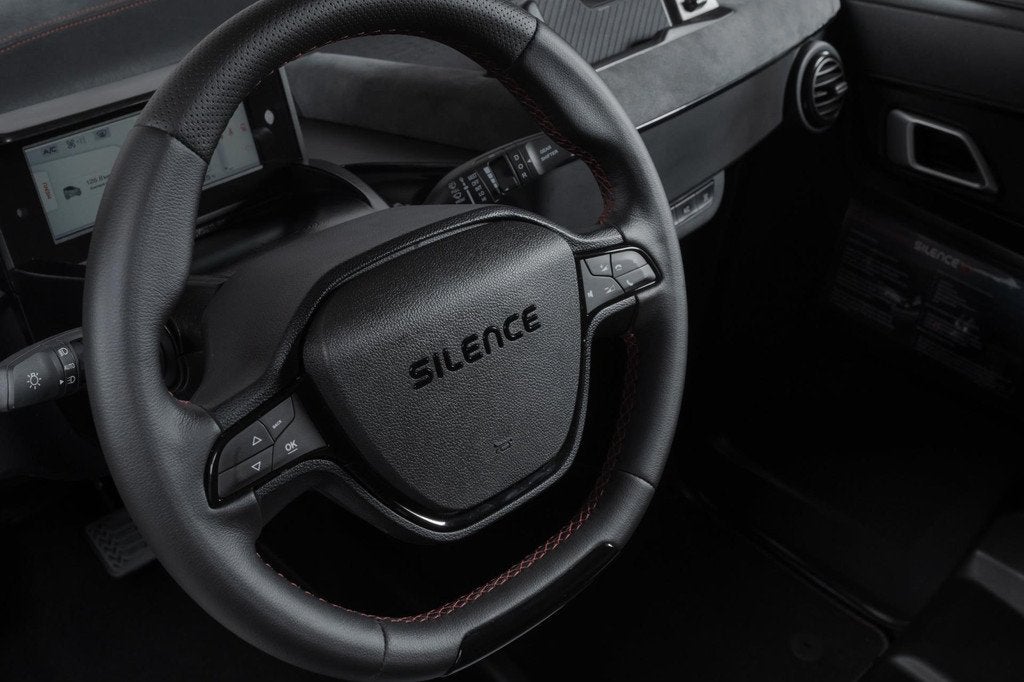 Silence S04 - 90KM/U - AIRCO - BLUETOOTH, Automaat, Achterwielaandrijving, Gebruikt, Zwart