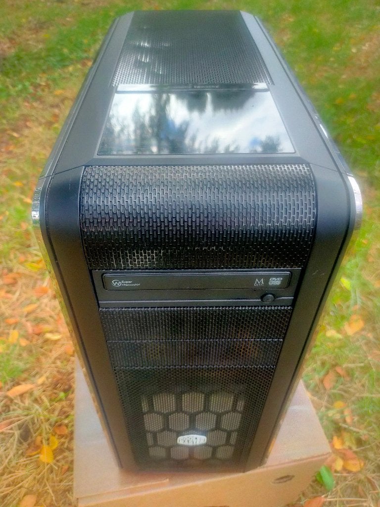 Coole master cm690 serie 3 Met coolermaster 700 watt voeding, Ophalen of Verzenden, Zo goed als nieuw