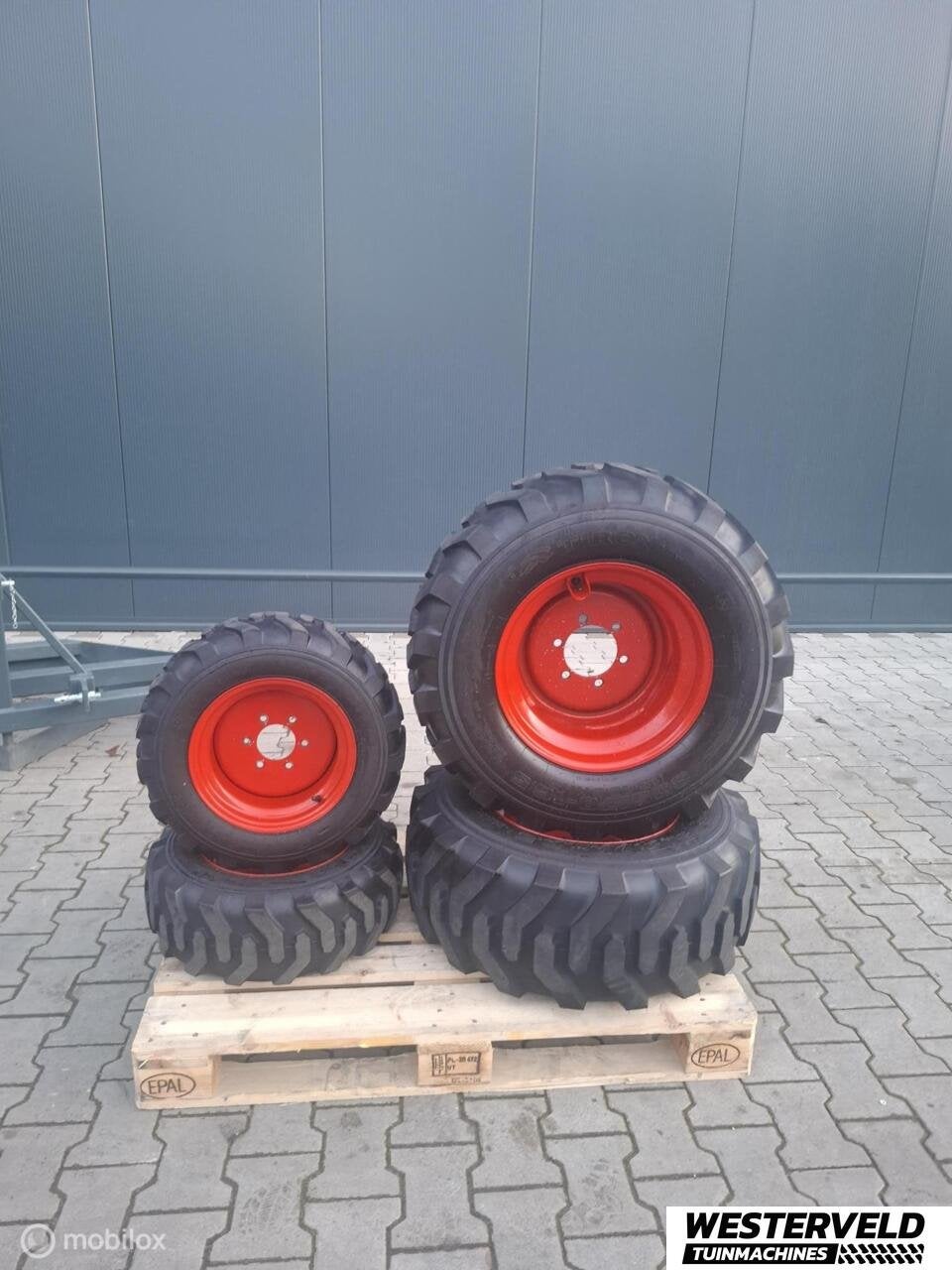 Set gebruikte industriebanden Shibaura SB25, Overige typen, Handelsplein, Shibaura, Info@westerveldtuinmachines.nl