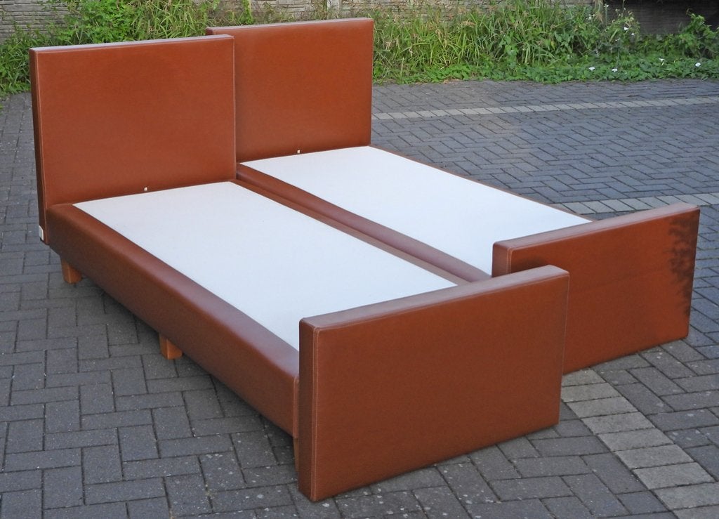 2x Kwaliteits boxspring 90x200 lederlook cognac bruin zgst, Huis en Inrichting, Ophalen, Gebruikt, Bruin, Tweepersoons
