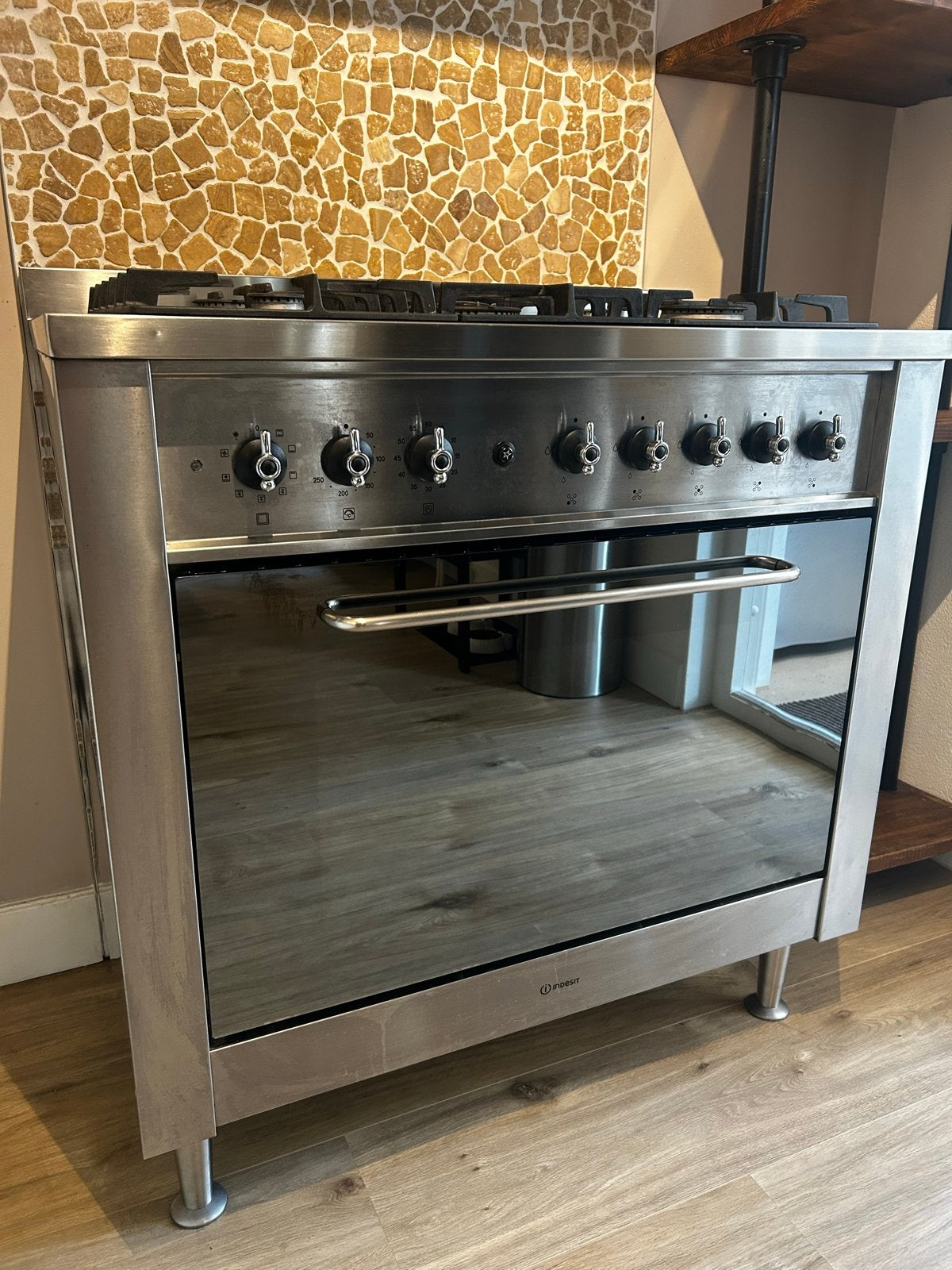 Indesit Vrijstaand Gasfornuis 5 pits met Oven - RVS, Ophalen, Gebruikt, Hete lucht, 60 cm of meer