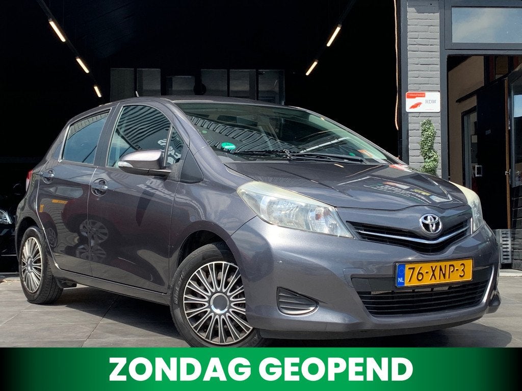 Toyota Yaris 1.3VVT-i|2e eig|NAP|6bak|Camera|Cruise|Trekhaak, Voorwielaandrijving, Euro 5, Stof, Huisgarantie