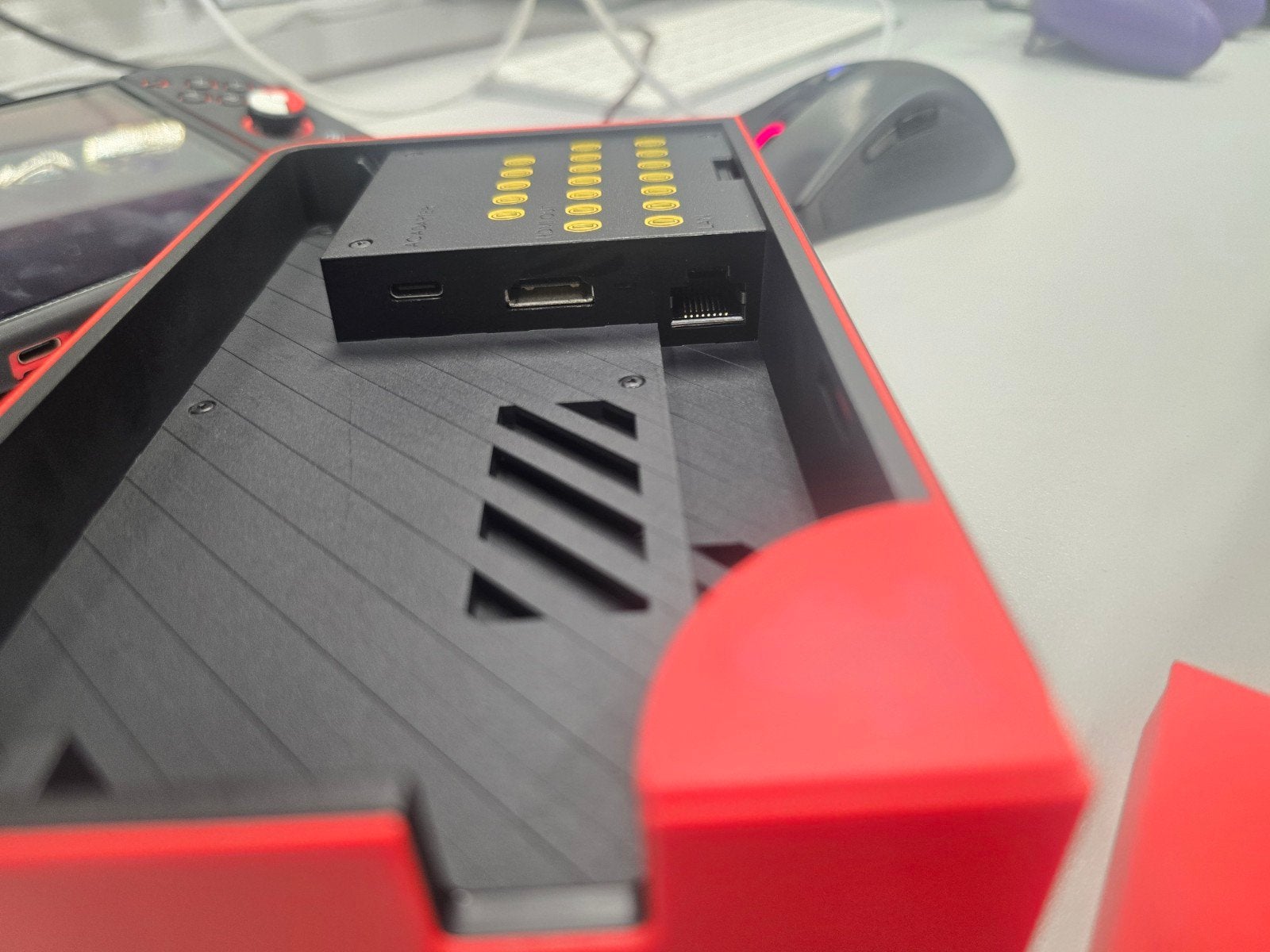 Foto 15 van Nintendo Switch Mario Limited Edition