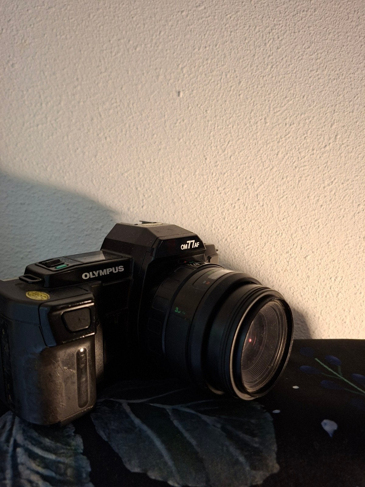 Olympus OM77AF Spiegelreflexcamera met AF Zoom 35-70mm lens, Audio, Tv en Foto, Ophalen of Verzenden, Niet werkend, Spiegelreflex