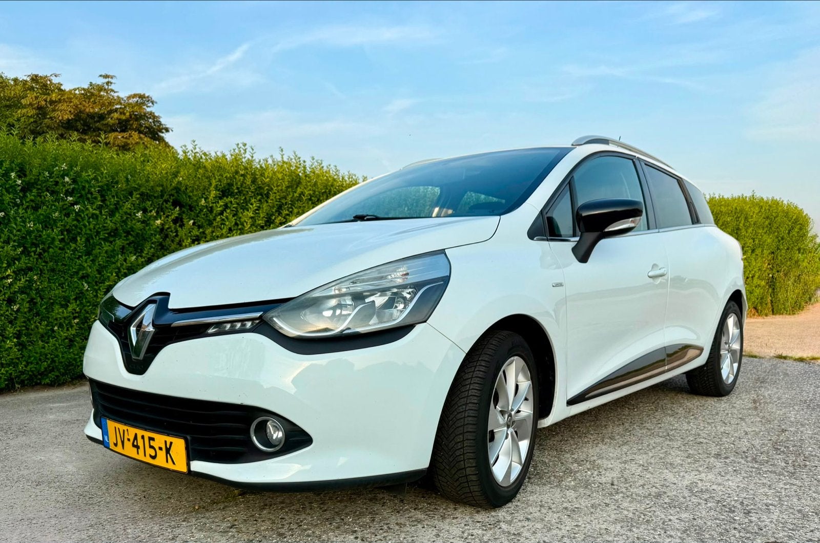 Renault Clio 1.5 DCI 66KW Estate 2016 Wit, Auto's, Renault, Particulier, Clio, Diesel, B, Stationwagon, Handgeschakeld, Origineel Nederlands