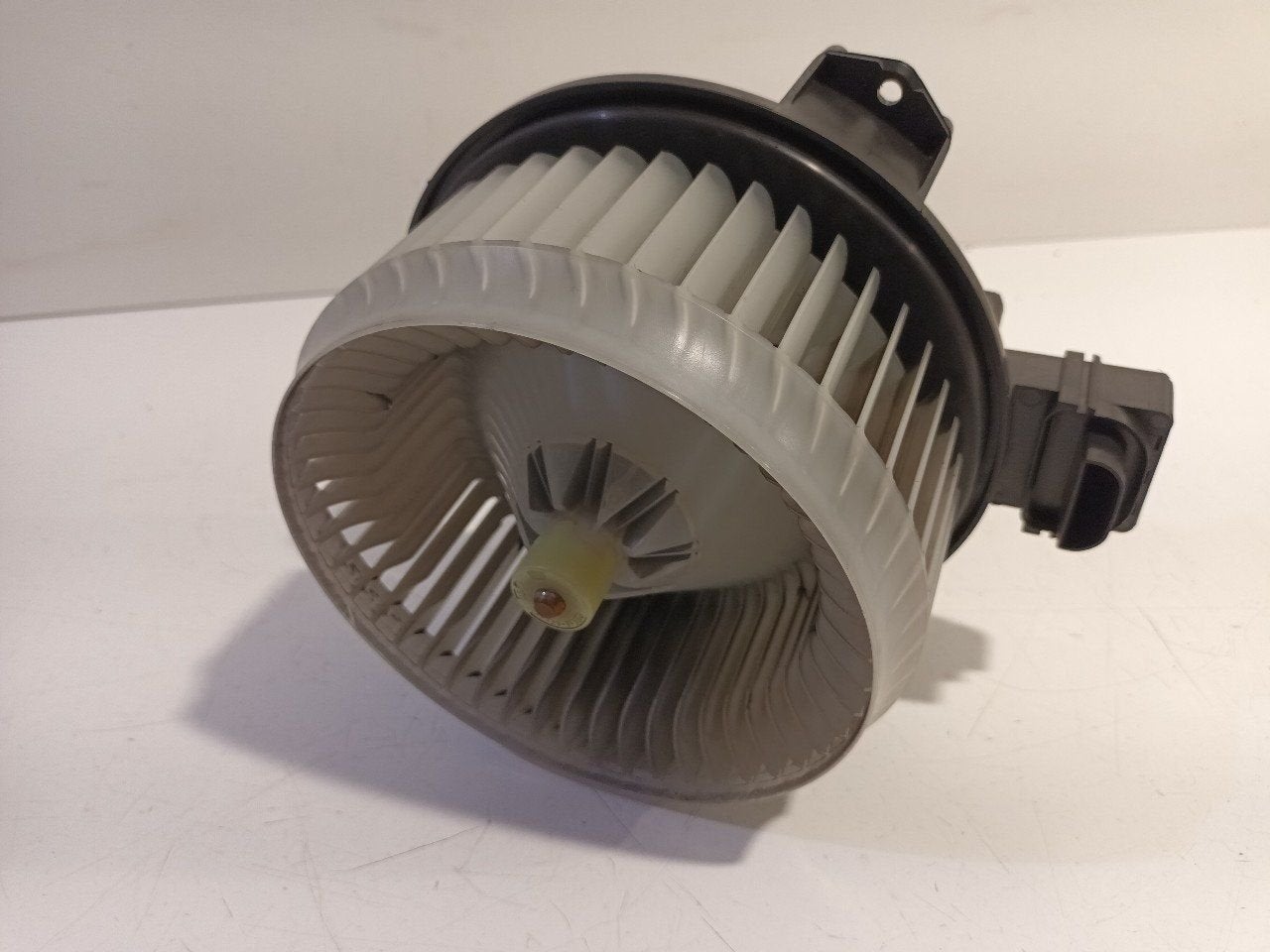 Kachel ventilator motor Jaguar XF, Onderdelen@venauto.nl, Van der Ven Autorecycling B.V., Gebruikt, Ettenseweg 76, 4706 PB Roosendaal, The Netherlands