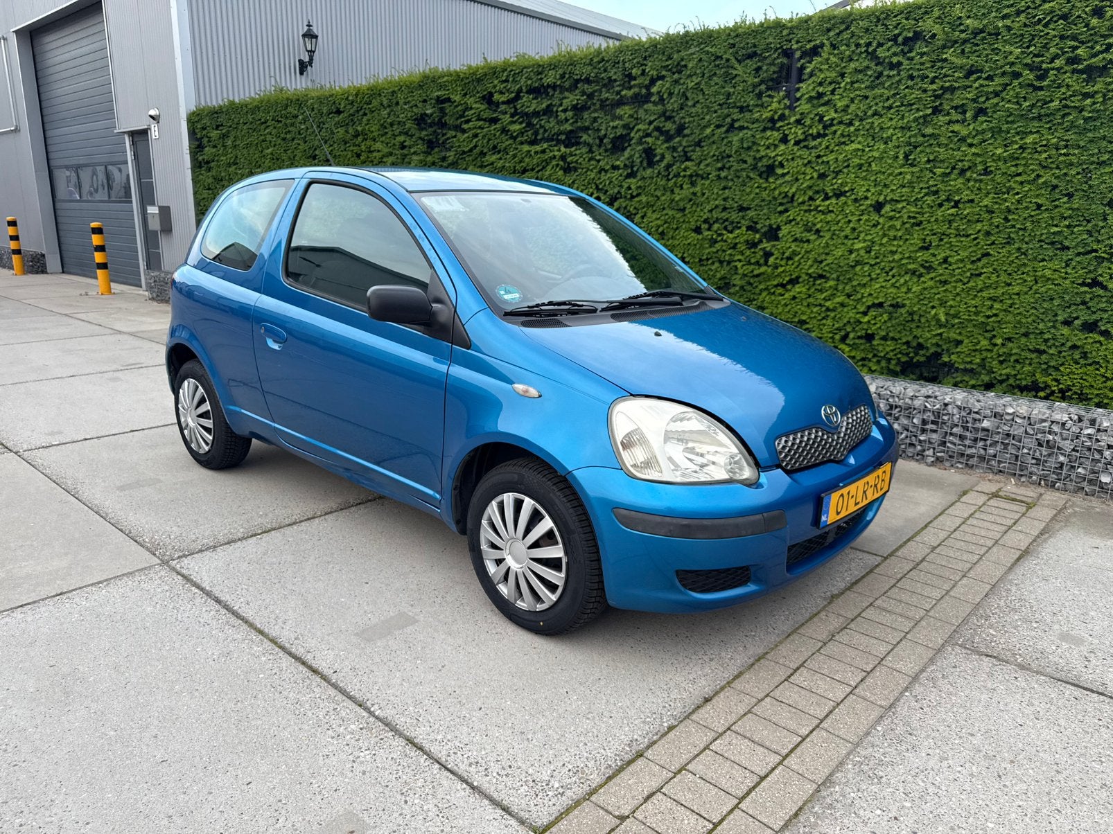 Toyota Yaris 1.0 16V Vvti Terra | 3 drs | Nieuwe APK! | 2003, Auto's, Stof, Zwart, 4 cilinders, 855 kg