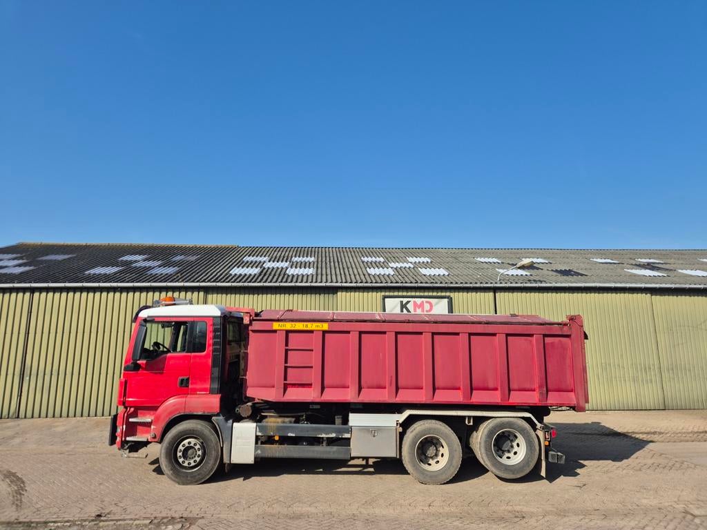 18m3 haakarm container met kleppen, Ophalen