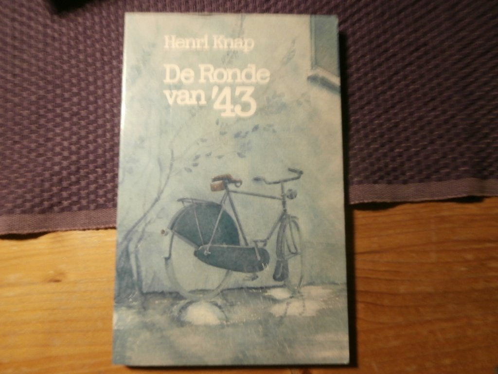 boek De Ronde van 43 Henri Knap verhaal Tweede Wereldoorlog, Boeken, Ophalen of Verzenden, Gelezen, Henri Knap