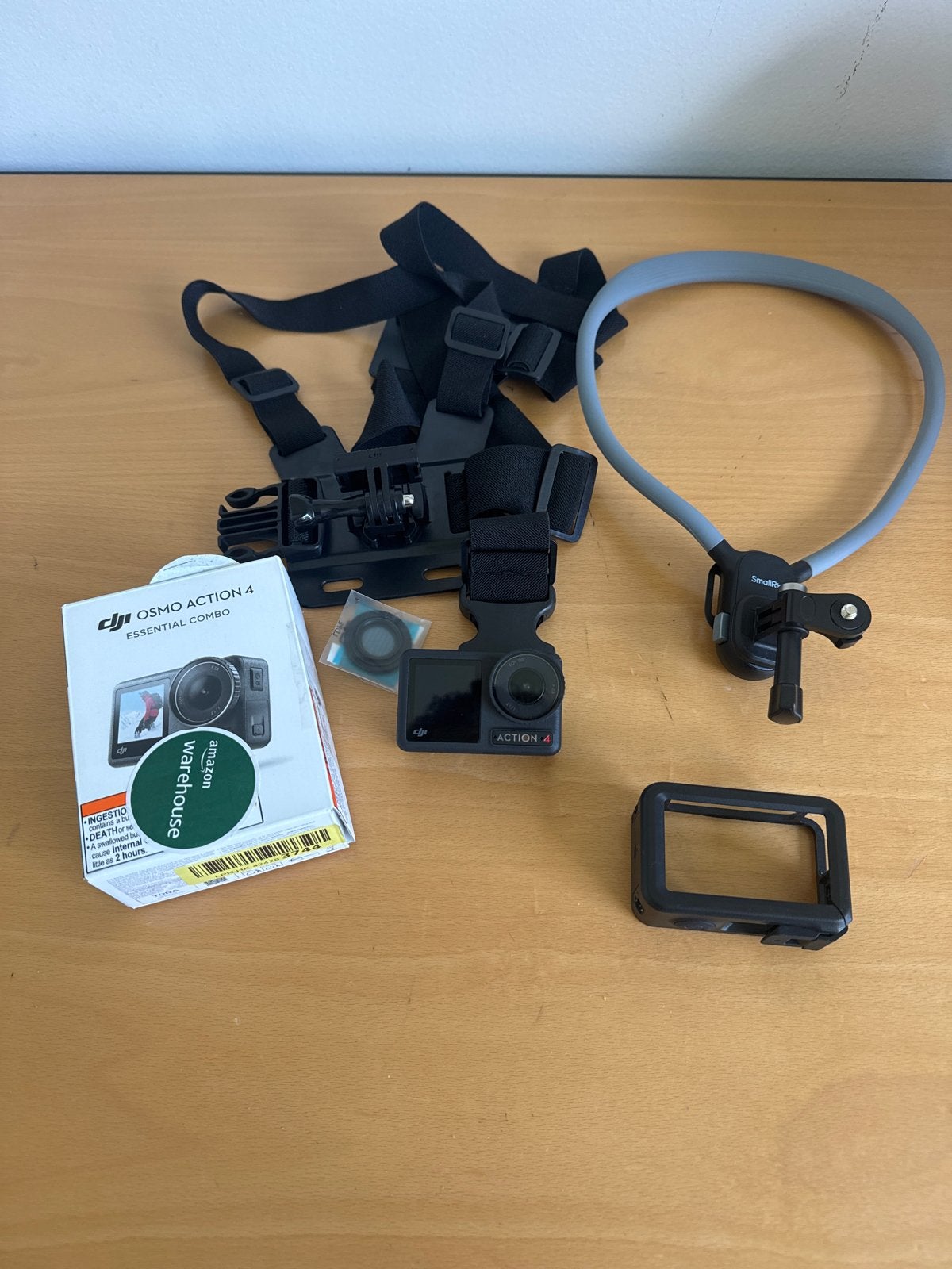 DJI Osmo Action 4 Essential Combo met accessoires, Ophalen of Verzenden, Zo goed als nieuw, Overige merken
