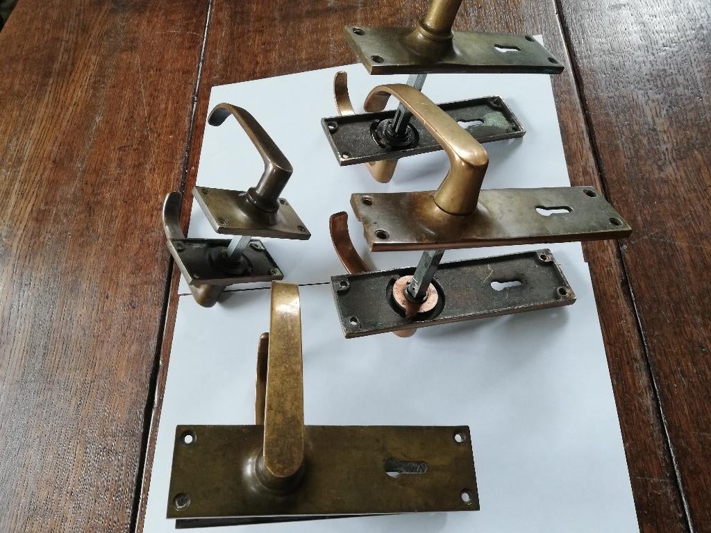 4 sets mooie sobere oude deurklinken (koper of messing), Ophalen of Verzenden