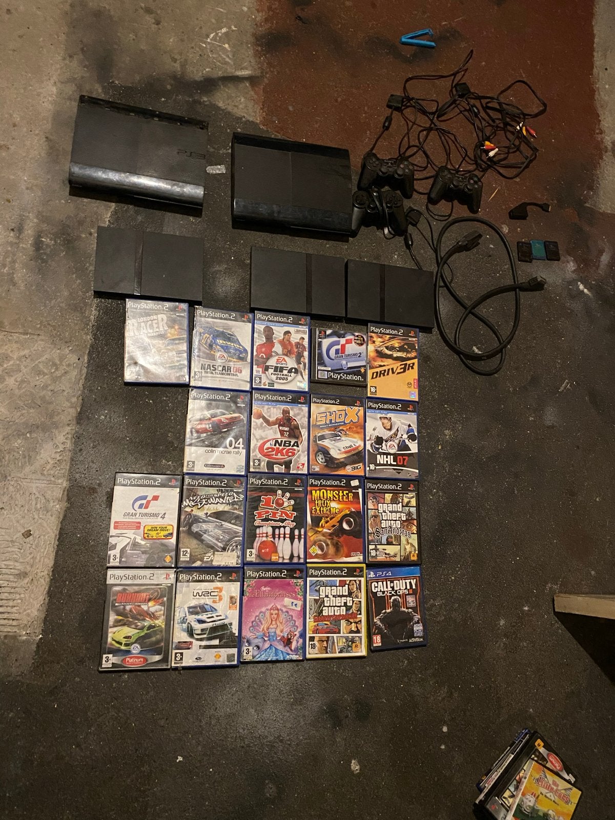 PlayStation 2 en 3 consoles - Werking onbekend, Ophalen, Met games, Met 2 controllers, Niet werkend