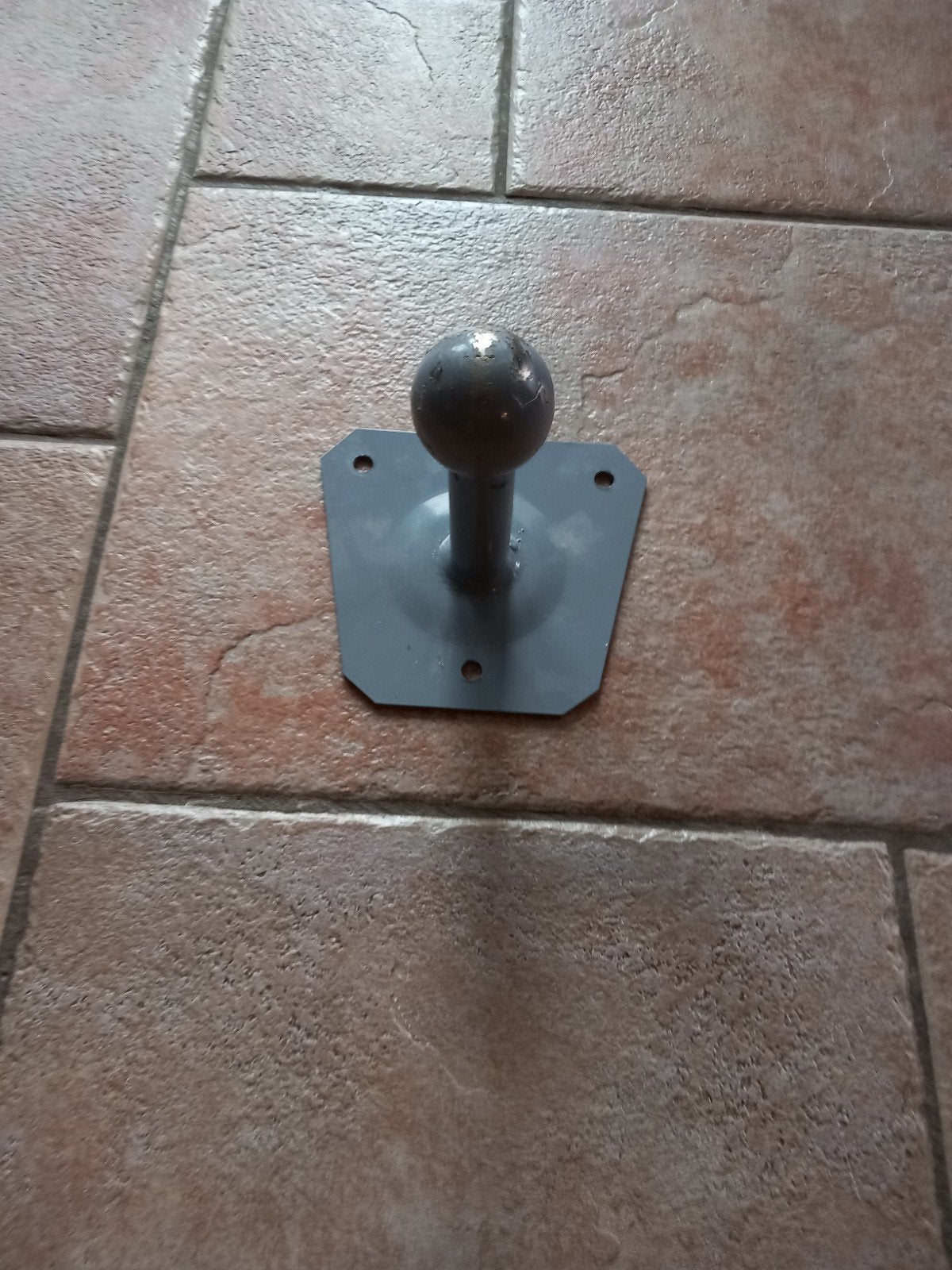 Metalen knobbel met montageplaat om je fietsendrager op te h, Fietsen en Brommers, Ophalen of Verzenden, Gebruikt