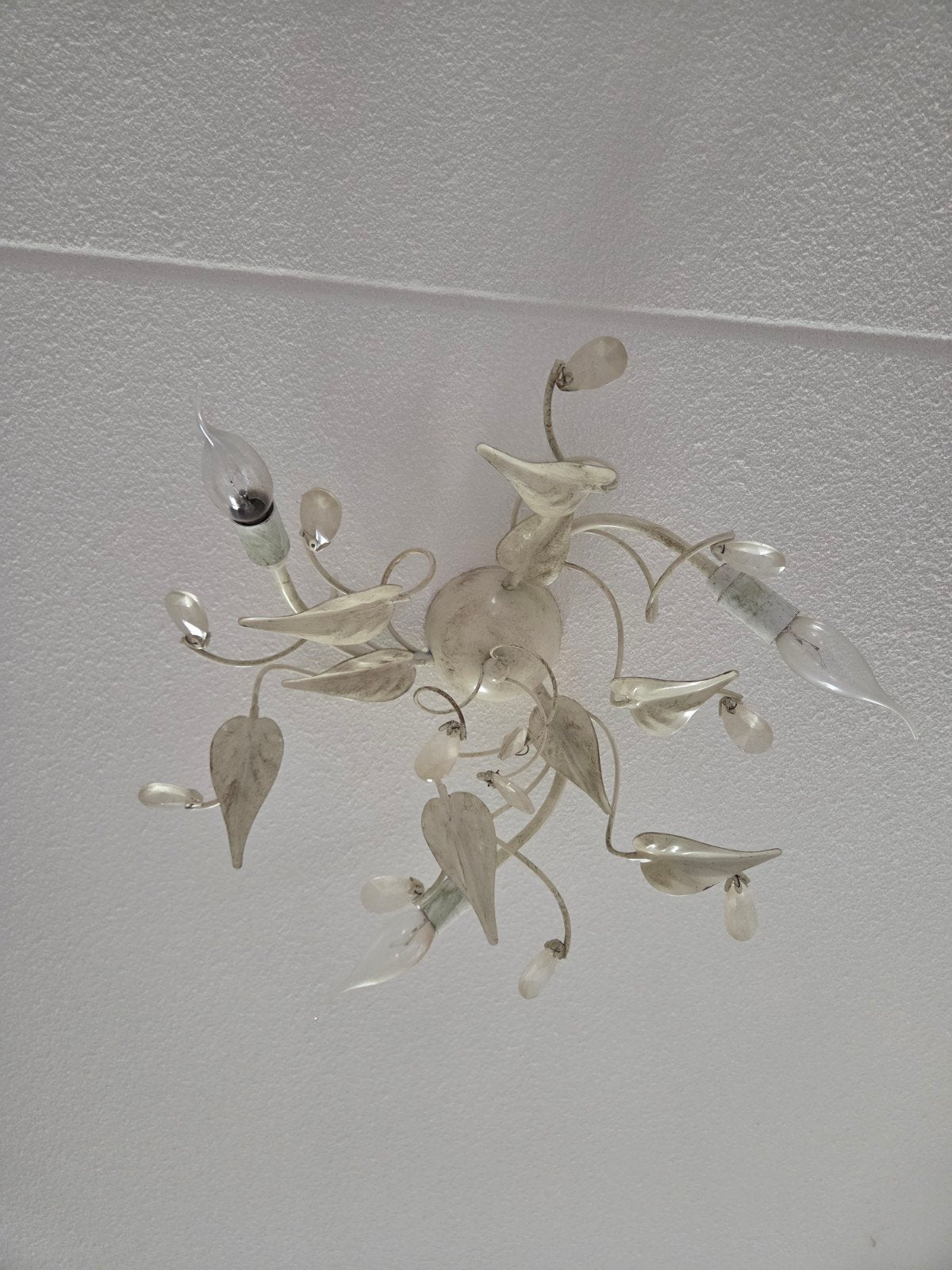 Crèmekleurige Plafonnière met 3 Lichtpunten en Bladmotief, Beige, Gebruikt, Ophalen of Verzenden, Plafondlamp
