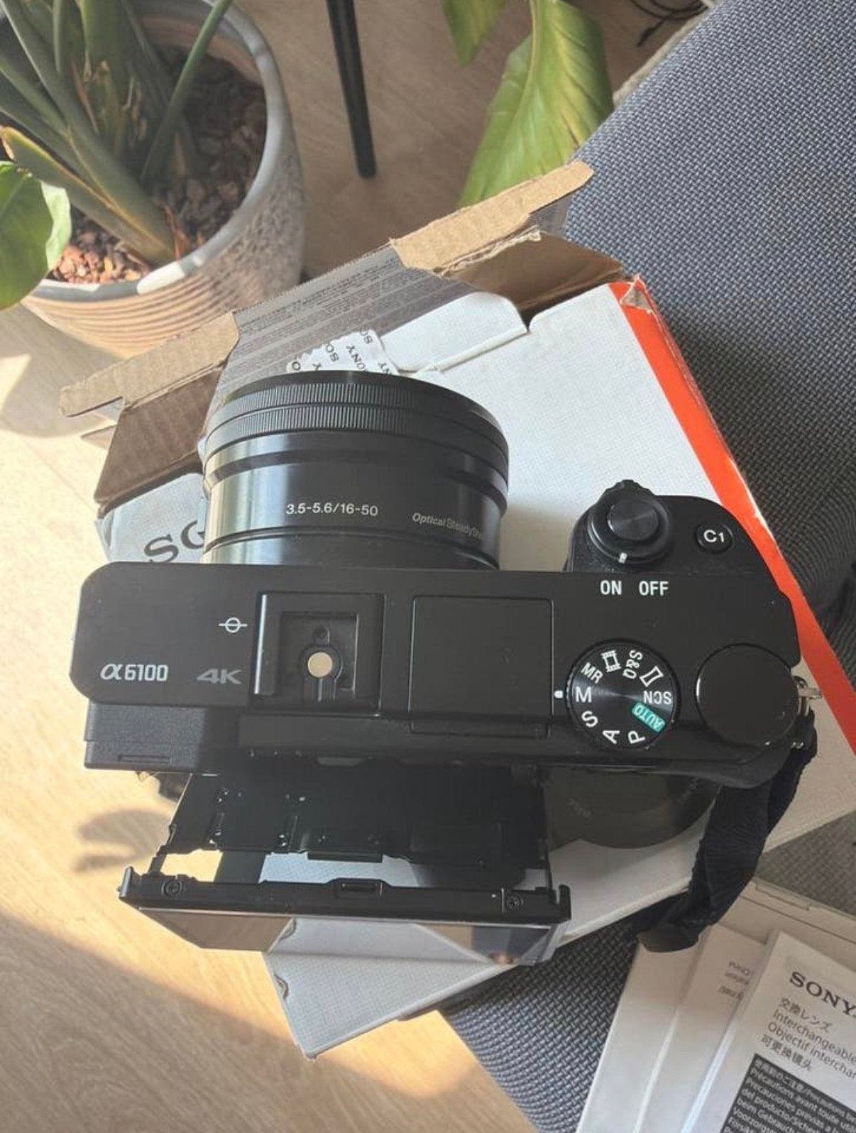 Sony Alpha A6100 Systeemcamera met 16-50mm lens, Beeldstabilisatie, Ophalen of Verzenden, Zo goed als nieuw, 4 t/m 7 keer