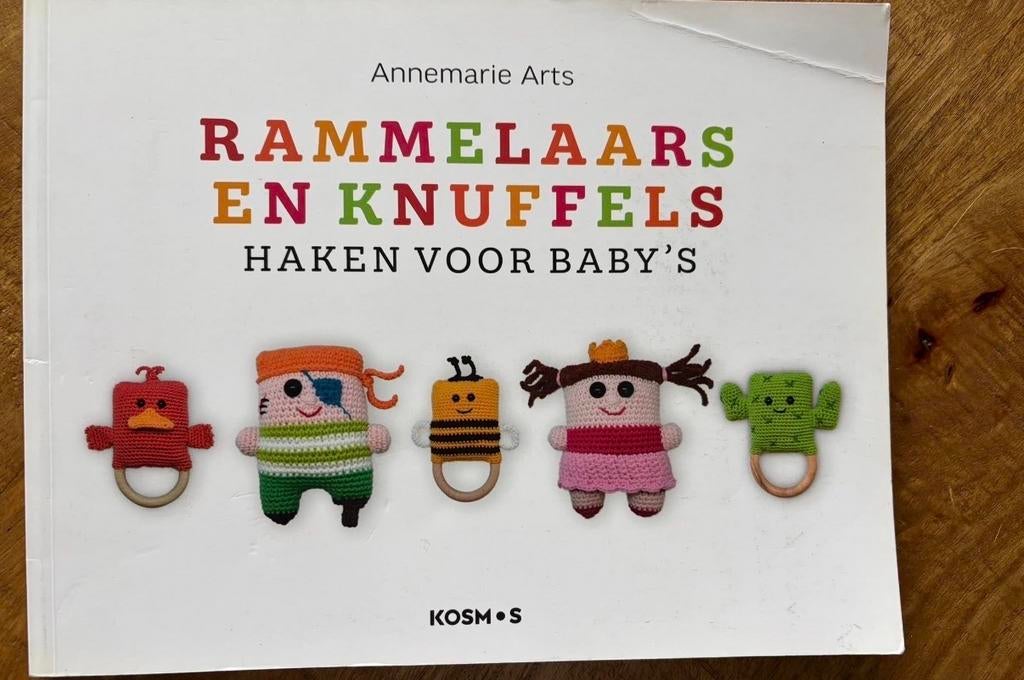 Rammelaars en knuffels haken voor baby's boek, Hobby en Vrije tijd, Breien en Haken, Ophalen of Verzenden, Gebruikt, Haken, Patroon of Boek