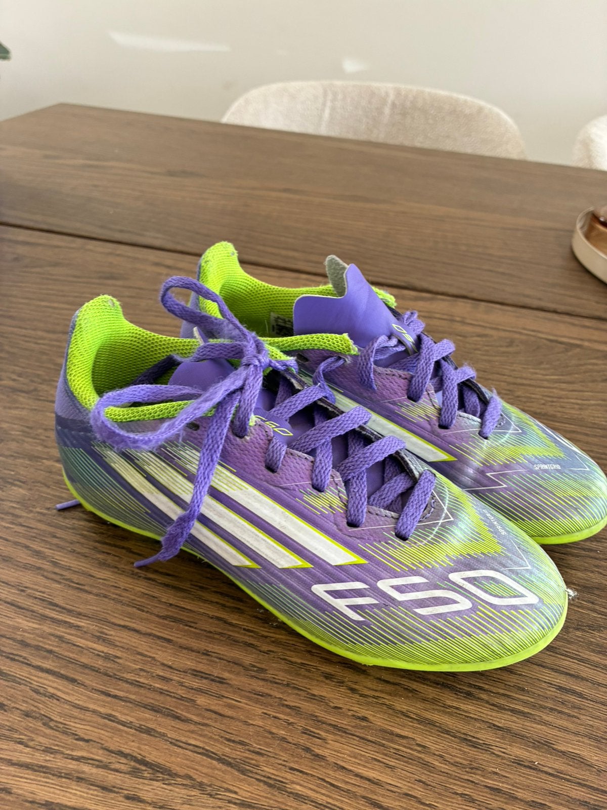 Voetbalschoenen adidas F50 maat 33, Sport en Fitness, Maat XS of kleiner, Schoenen, Ophalen of Verzenden, Zo goed als nieuw