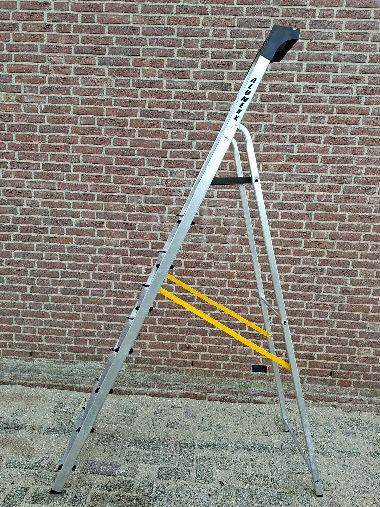 Altrex trap, Doe-het-zelf en Verbouw, Ladders en Trappen, Ophalen, Zo goed als nieuw, Minder dan 2 meter
