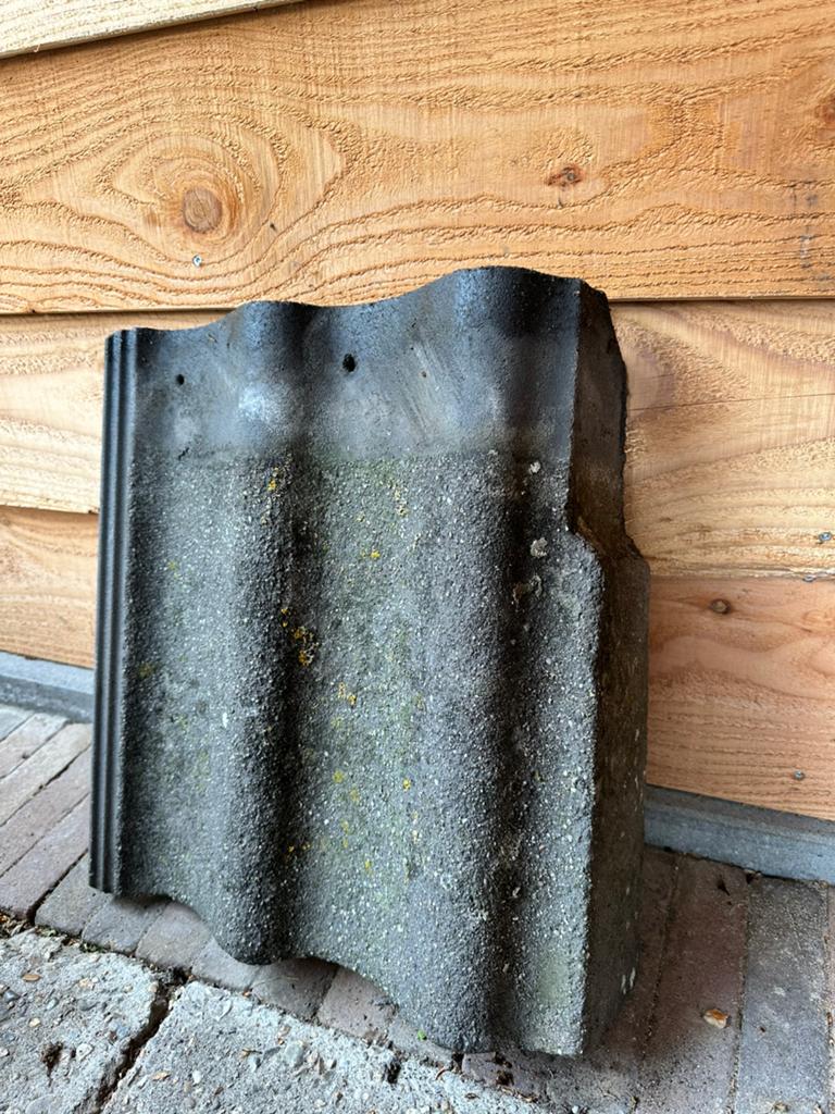 RBB sneldek gevelpannen / kantpannen antraciet + halve panne, Doe-het-zelf en Verbouw, Dakpannen en Dakbedekking, Ophalen, Gebruikt