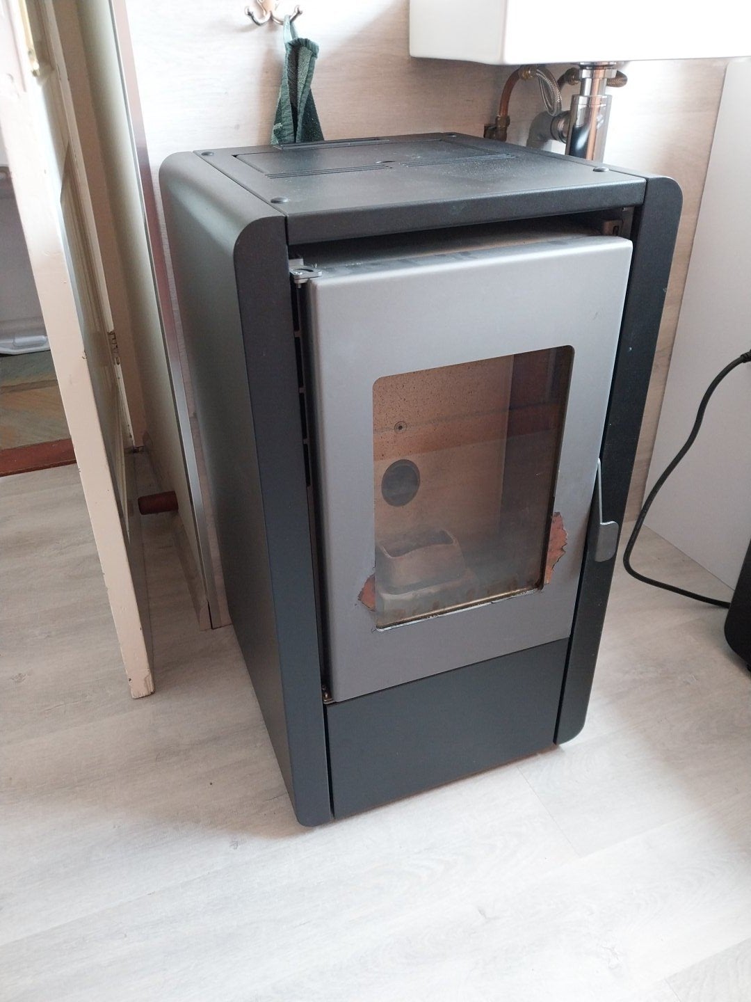 pelletkachel Artel petite 6 kw  2 stuks.  Beide in een koop, Ophalen, Gebruikt, Overige brandstoffen, Pelletkachel
