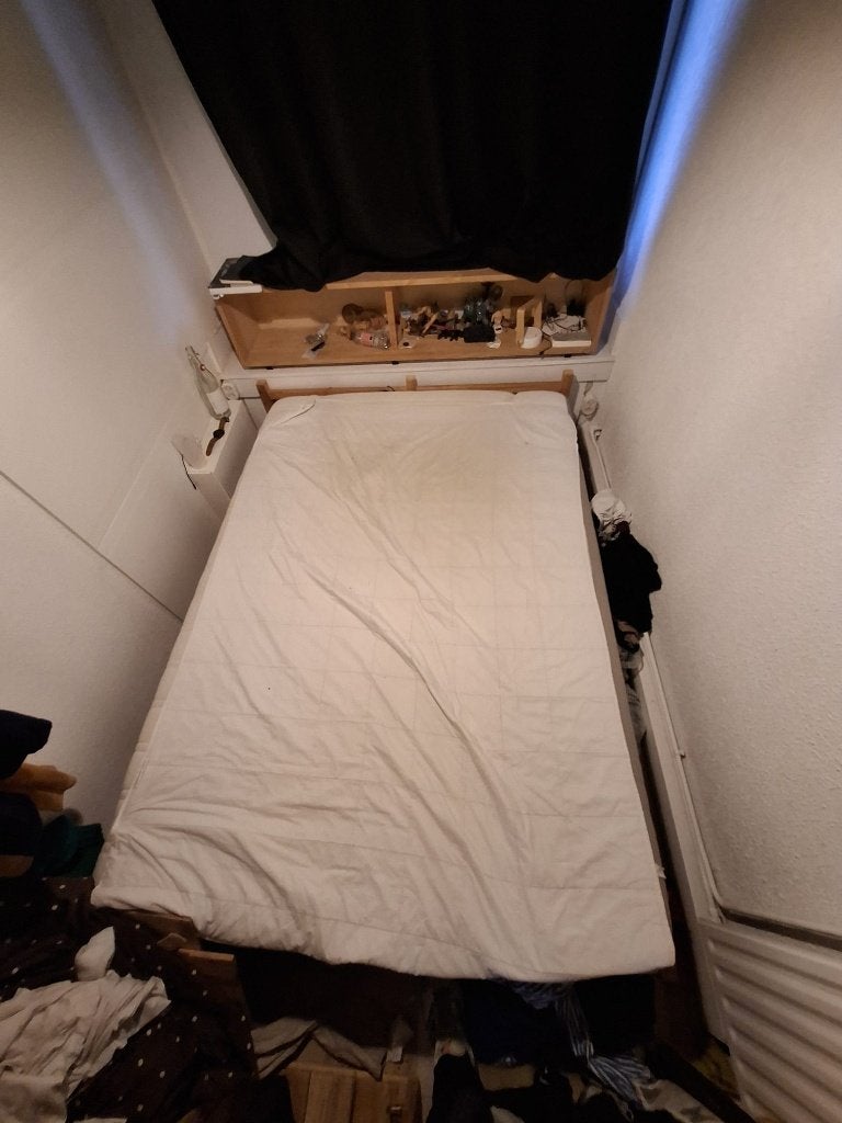 ikea bed tarva zonder hoofdbord met matras en lakens, Huis en Inrichting, Slaapkamer | Bedden, Ophalen, Gebruikt, Beige, Tweepersoons