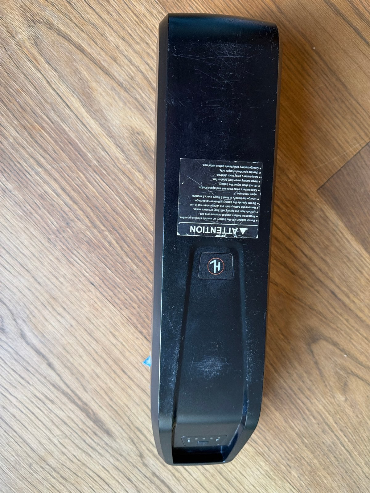 Li-ion E-bike Accu 48V 15.6Ah met Oplader en sleutel, Zo goed als nieuw