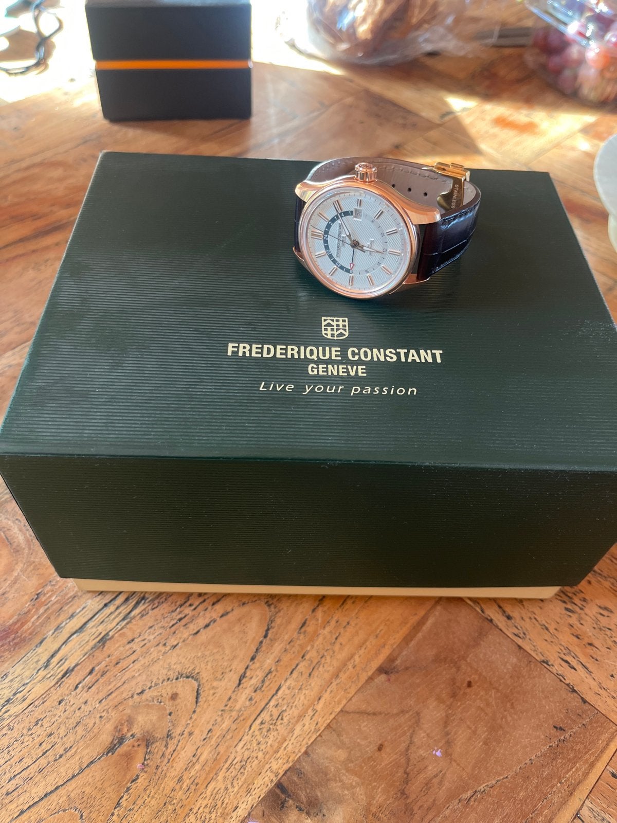 Frederique Constant Geneve Polshorloge - Zo goed als nieuw, Leer, Polshorloge, Zo goed als nieuw, Goud