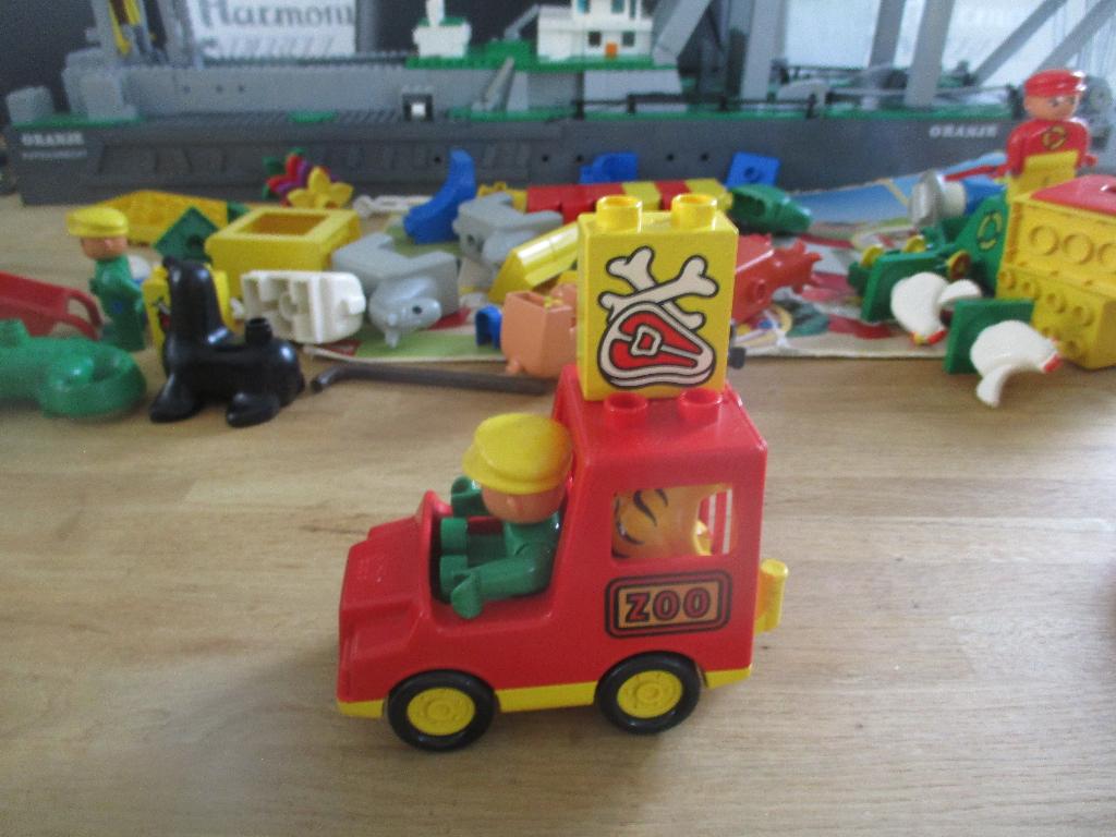 DUPLO DIERENTUINAUTO, Overige thema's, Ophalen of Verzenden, Zo goed als nieuw, Compleet