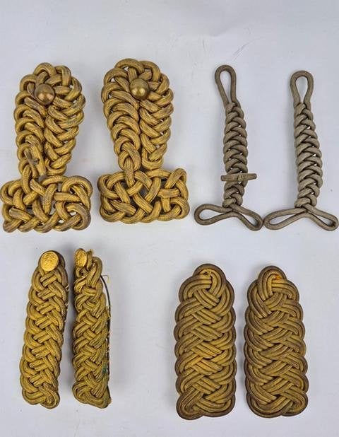 Nederlandse schouderstukken, 4 setjes, Verzamelen, Militaria | Tweede Wereldoorlog, Verzenden, Nederland, Embleem of Badge