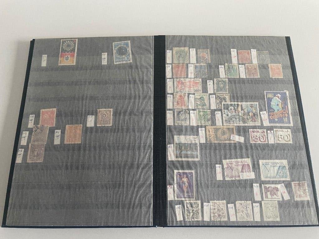 Boek met verzameling 157 Postzegels, Ophalen of Verzenden, Buitenland