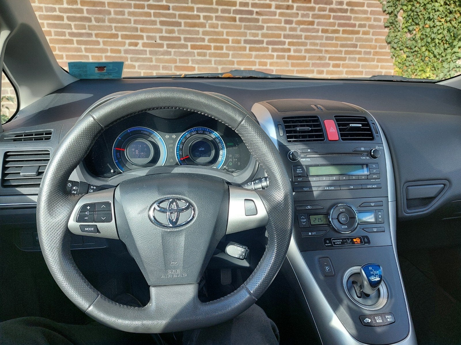 Toyota Auris 1.8 Full Hybrid 5DR CVT 2011 Grijs, Auto's, Stof, Zwart, Origineel Nederlands, 75 €/maand