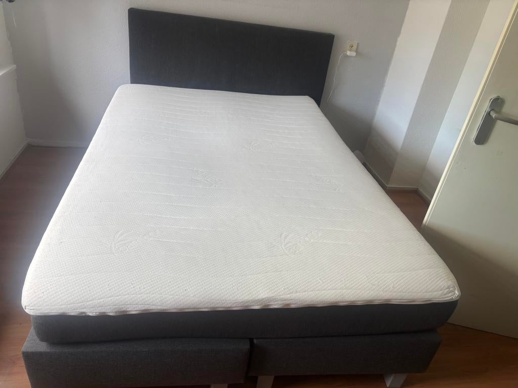 Boxpring bed, Ophalen, Tweepersoons, 140 cm, Zo goed als nieuw
