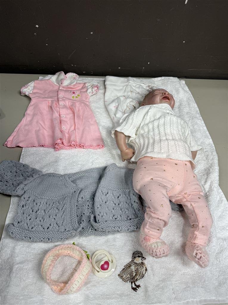 Pop Premmi - Very sweet little reborn doll Girl Bountiful ba, Ophalen of Verzenden, Zo goed als nieuw, Pop