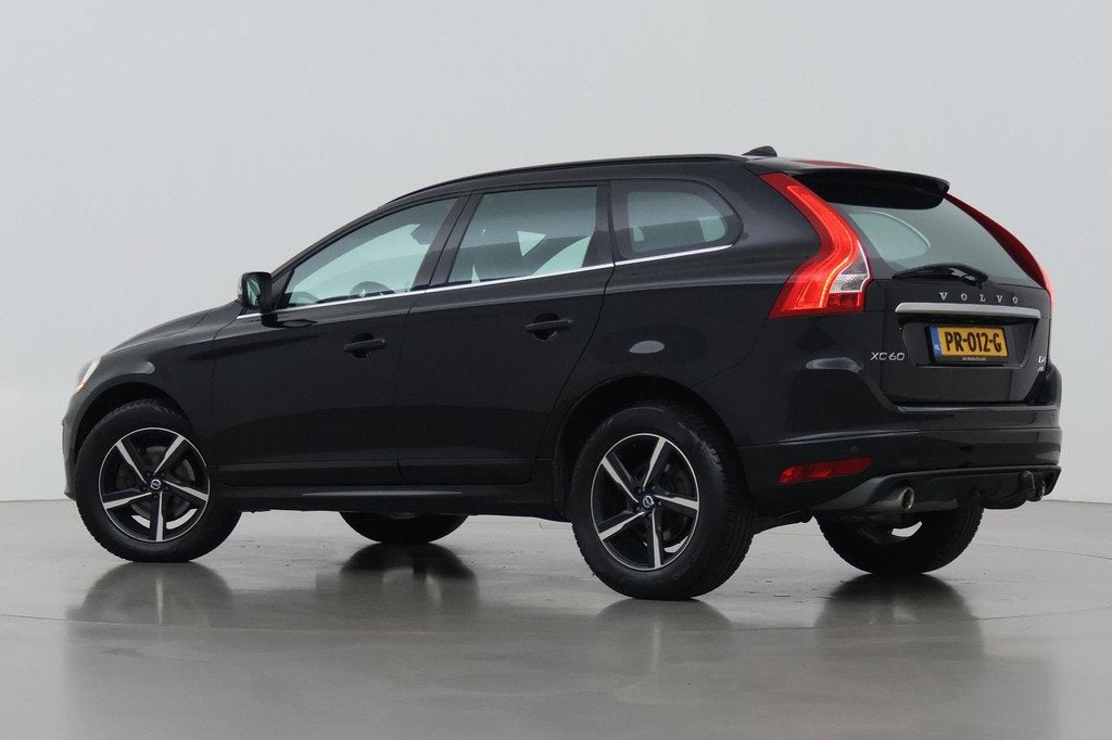 Volvo XC60 2.4 D4 R-Design | 5-Cilinder | Trekhaak | Stoelve, Auto's, Volvo, Automaat, Euro 5, Gebruikt, 197 €/maand