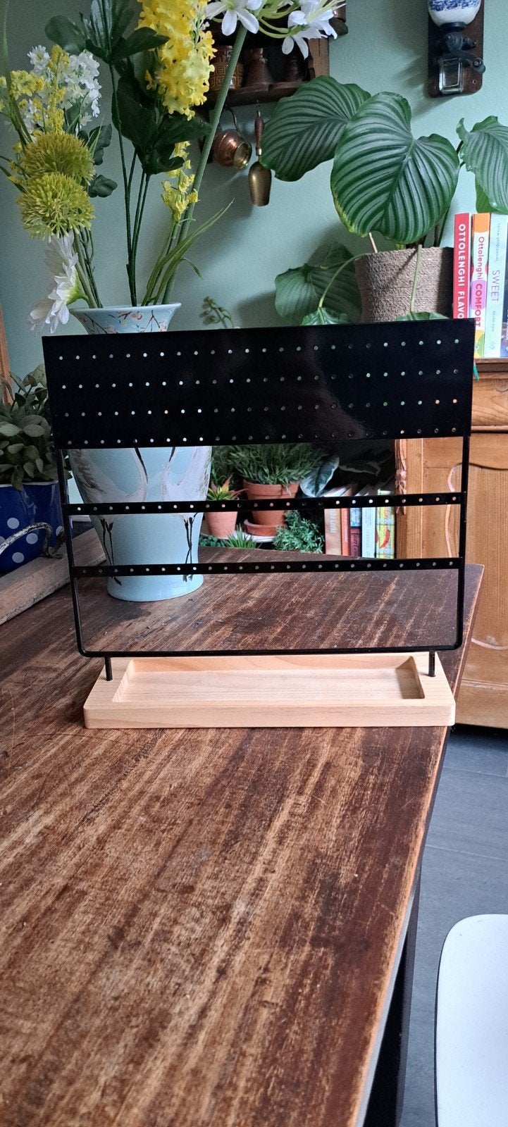Sieradenrekje met houten basis en 'STAALSMID' blok, Sieraden, Tassen en Uiterlijk, Oorbellen, Ophalen of Verzenden