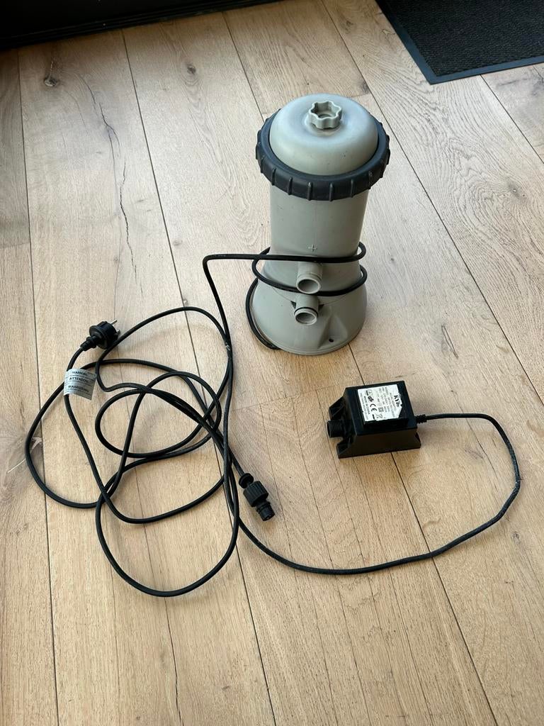 Intex pomp voor buitenzwembad, Ophalen, Gebruikt